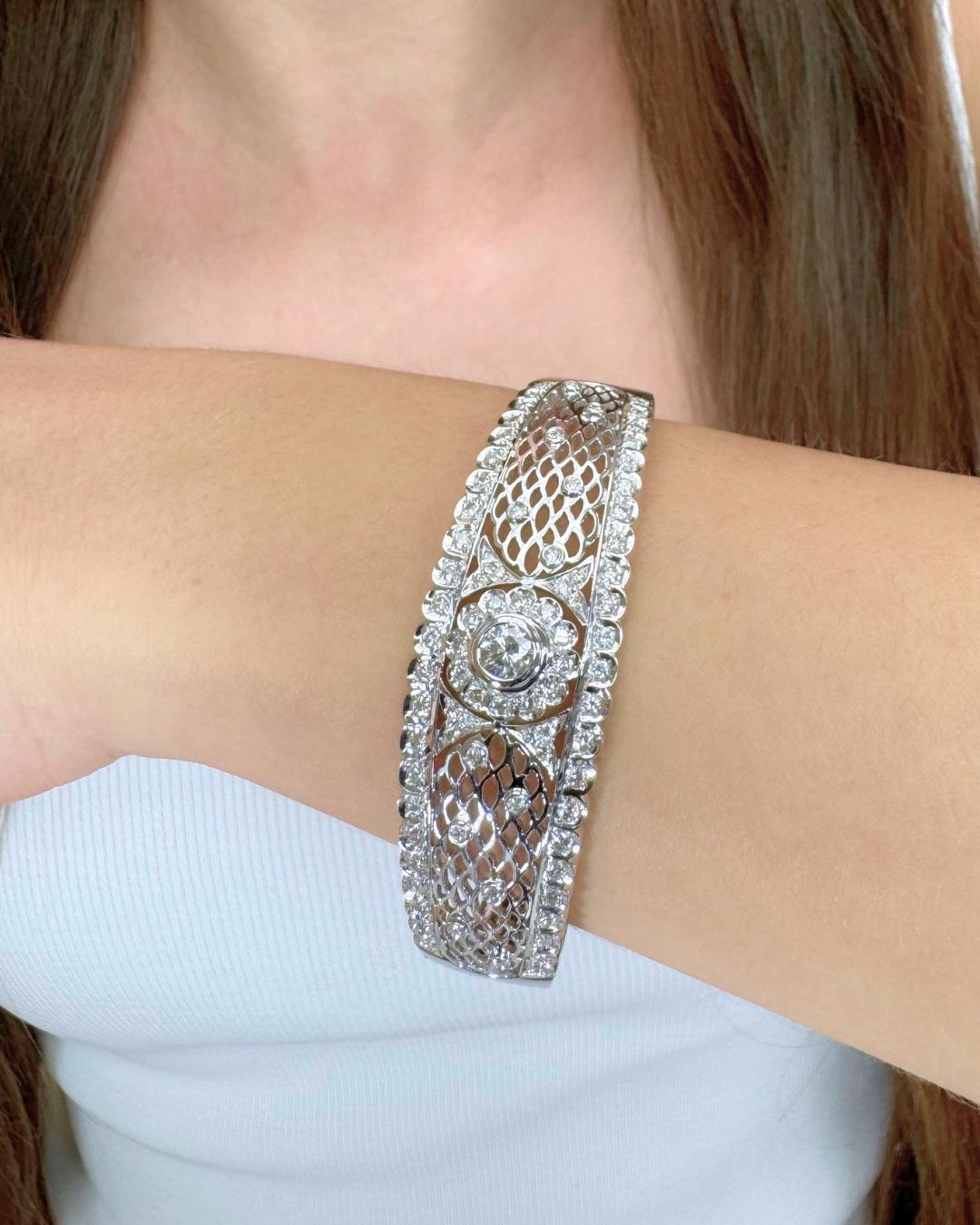 Bracelet sophistiqué en or blanc 18 carats de 1,50 ct de diamants - certifié IGI en vente 5