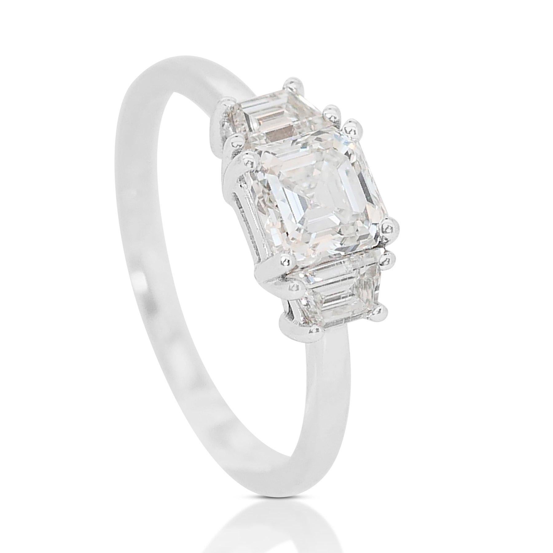 Sophisticated 1.64ct Diamond 3-Stone Ring in 18k White Gold - GIA Certified

Embrace the essence of sophistication with this 3-stone diamond ring masterfully crafted from 18k white gold. This exquisite ring centers around a pristine 1.00-carat