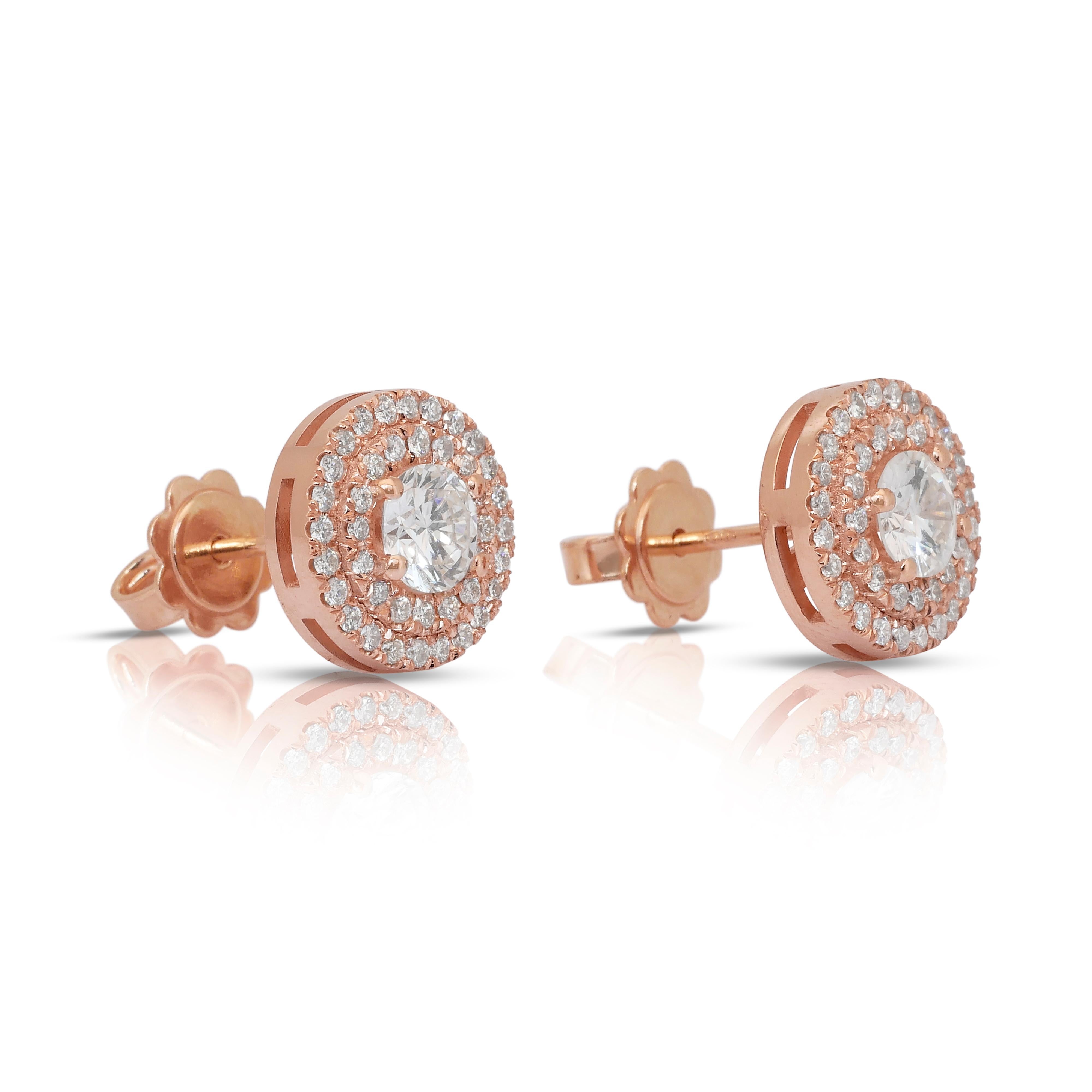 Sophisticated 1.65ct Diamonds Double Halo Stud Earrings in 18k Rose Gold In condizioni Nuovo in vendita a רמת גן, IL