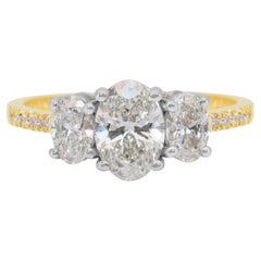 Bague sophistiquée à trois pierres en or blanc et jaune 18 carats et diamants de 1,71 carat