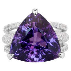 Raffinierter Cocktailring mit 17,87 Karat Amethyst und Diamanten aus 18k Weißgold