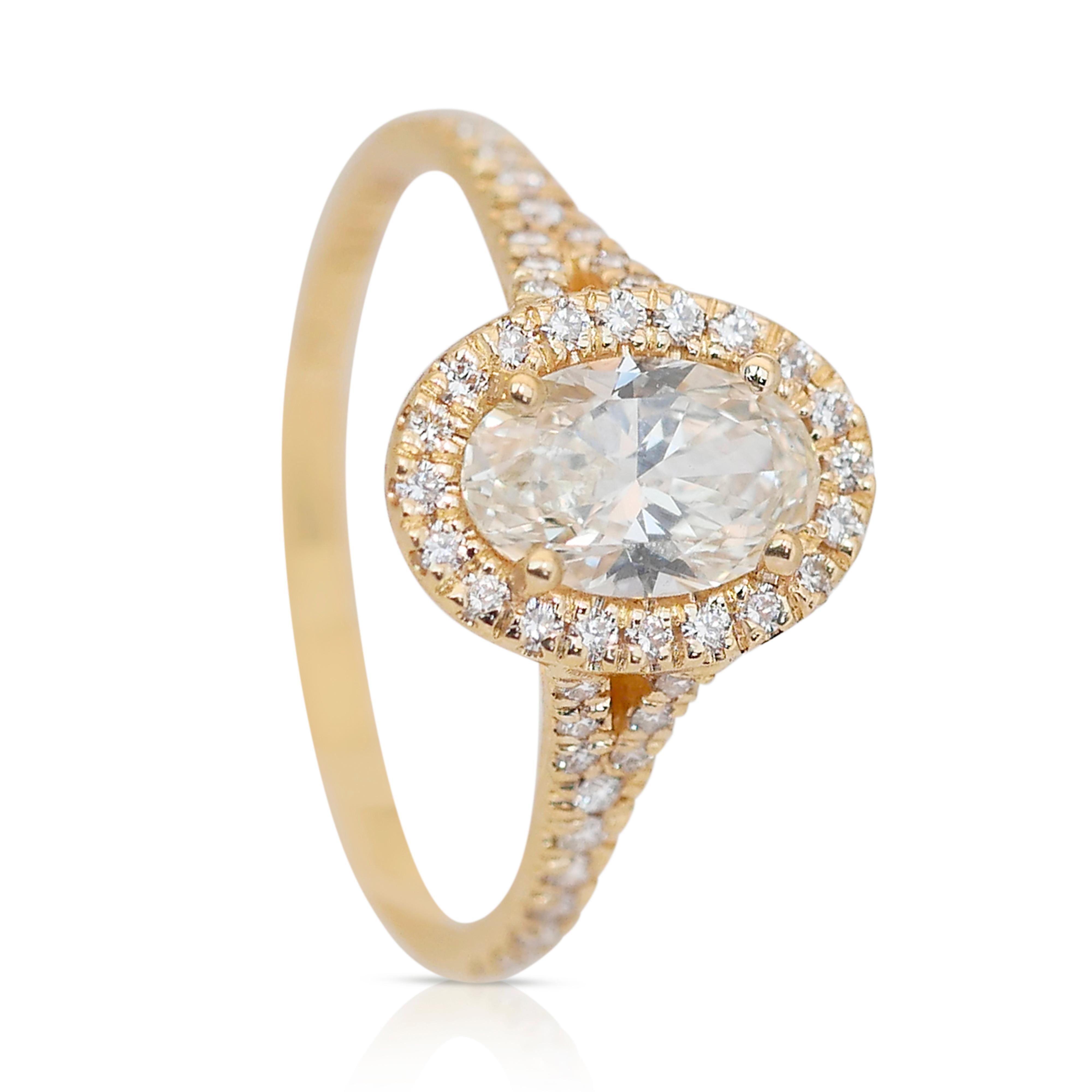 Sophisticated 1.80ct Diamonds Halo Ring in 18k Yellow Gold - GIA Certified 2