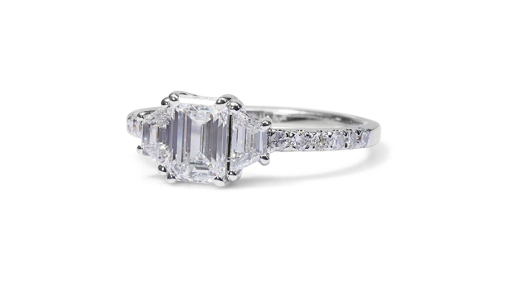 Sophisticated 1.83ct Diamonds 3-Stone Ring in 18k White Gold - GIA Certified For Sale 1