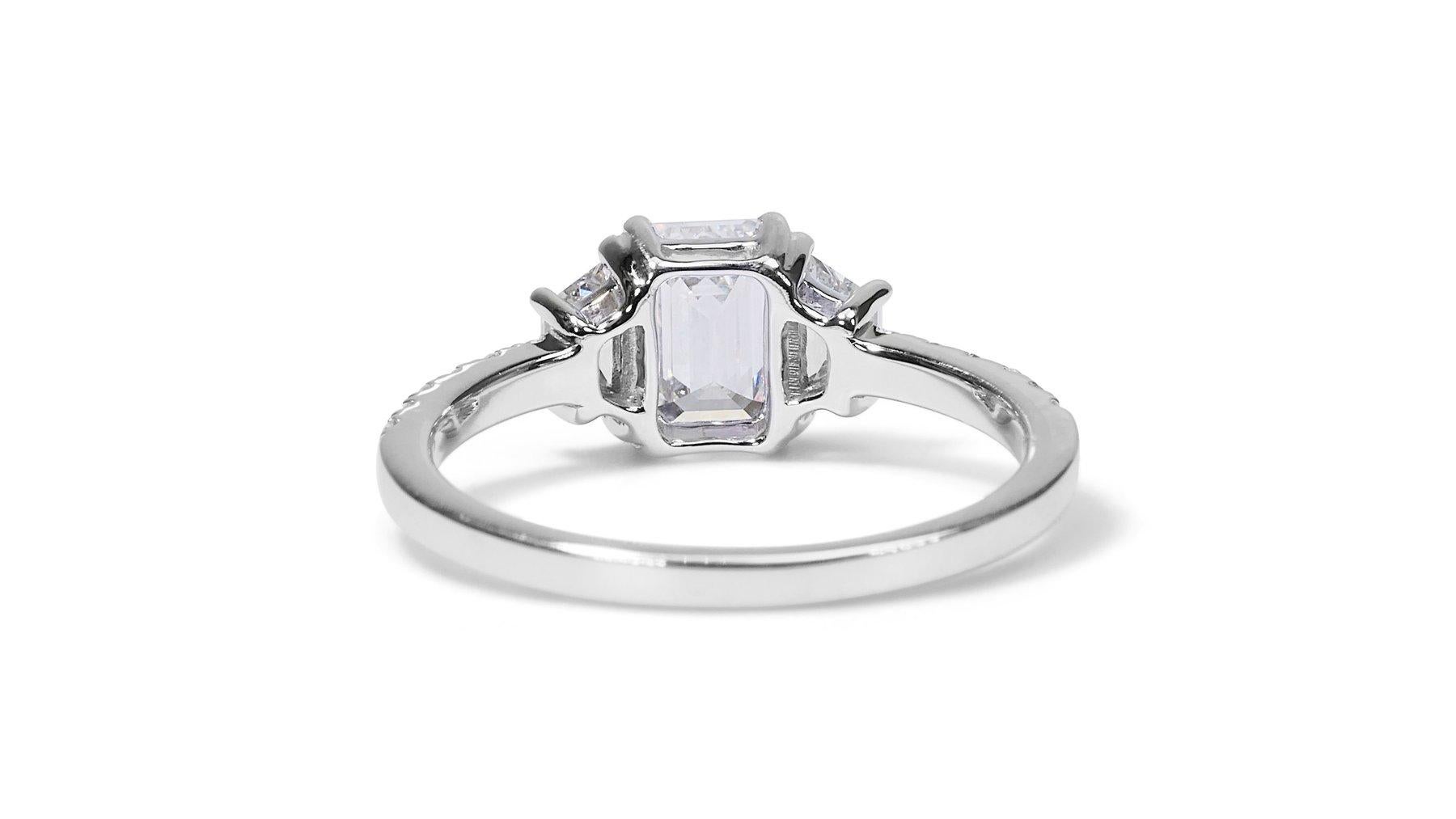 Sophisticated 1.83ct Diamonds 3-Stone Ring in 18k White Gold - GIA Certified For Sale 2