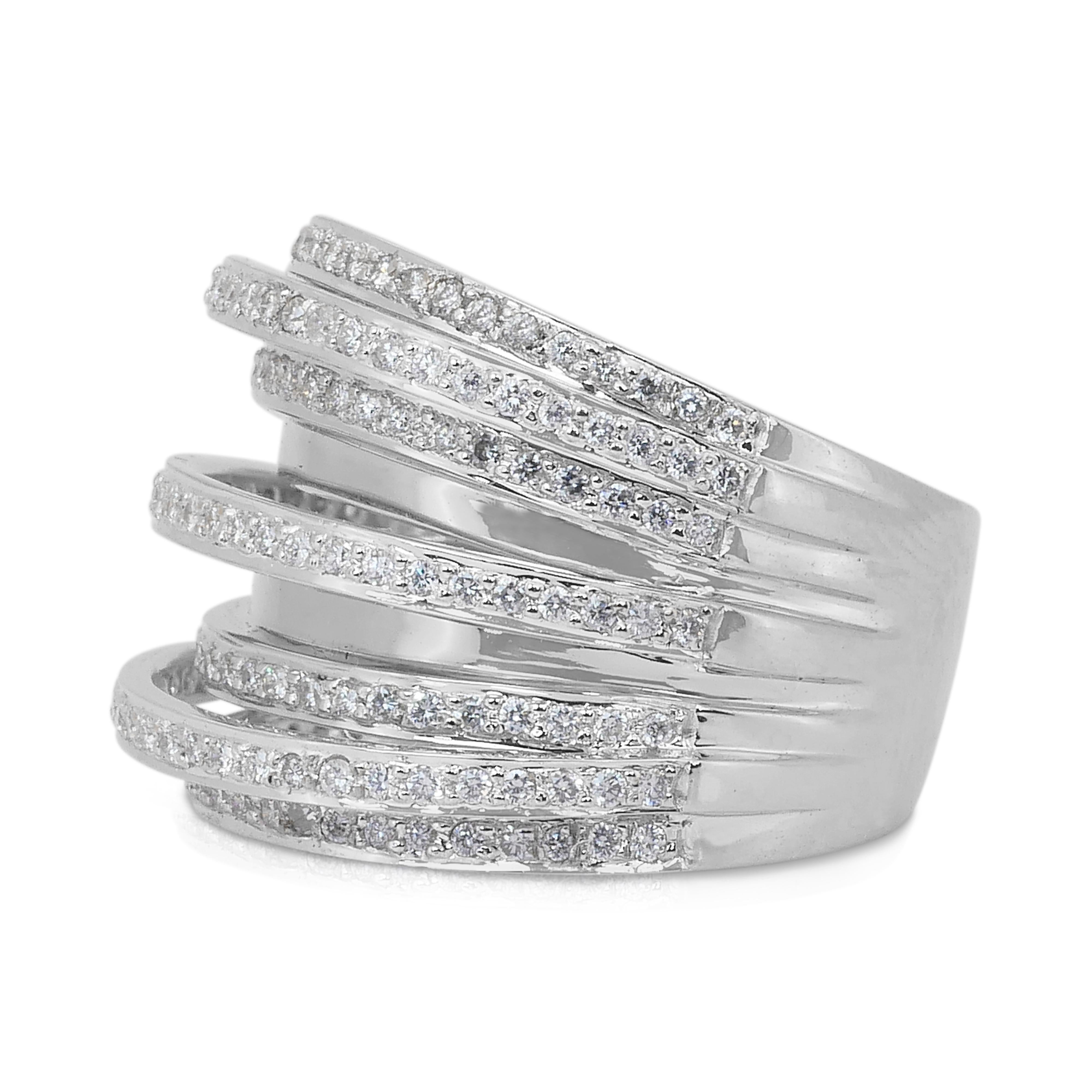 Sofisticado Anillo de Cóctel de Diamantes de 1,87ct en Oro Blanco de 18k - Certificado IGI en Nuevo estado para la venta en רמת גן, IL
