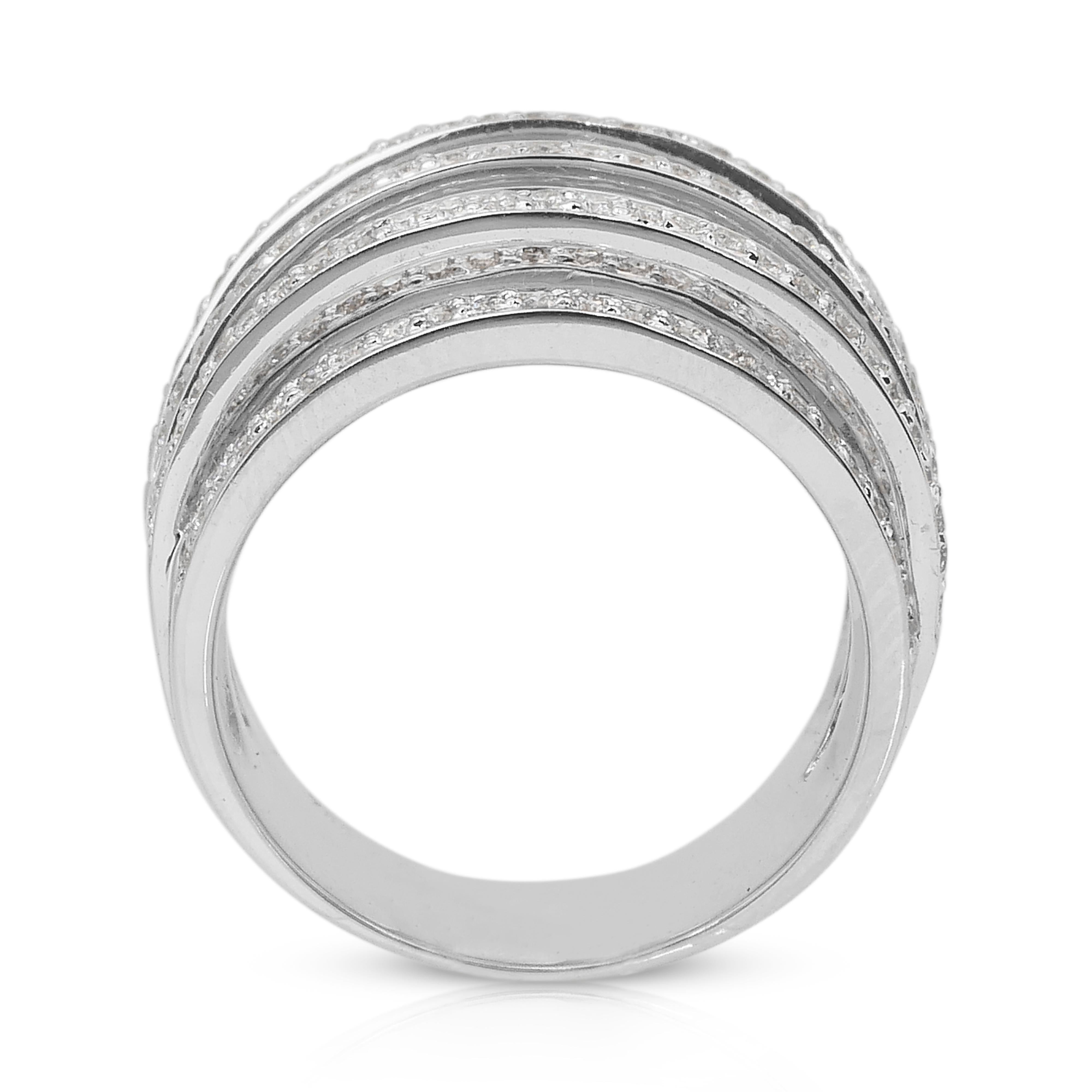Sofisticado Anillo de Cóctel de Diamantes de 1,87ct en Oro Blanco de 18k - Certificado IGI en venta 4