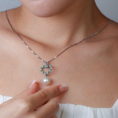 Eleganter Anhänger aus 18 Karat Weißgold mit Perle, Smaragd und Diamant - Kette nicht enthalten