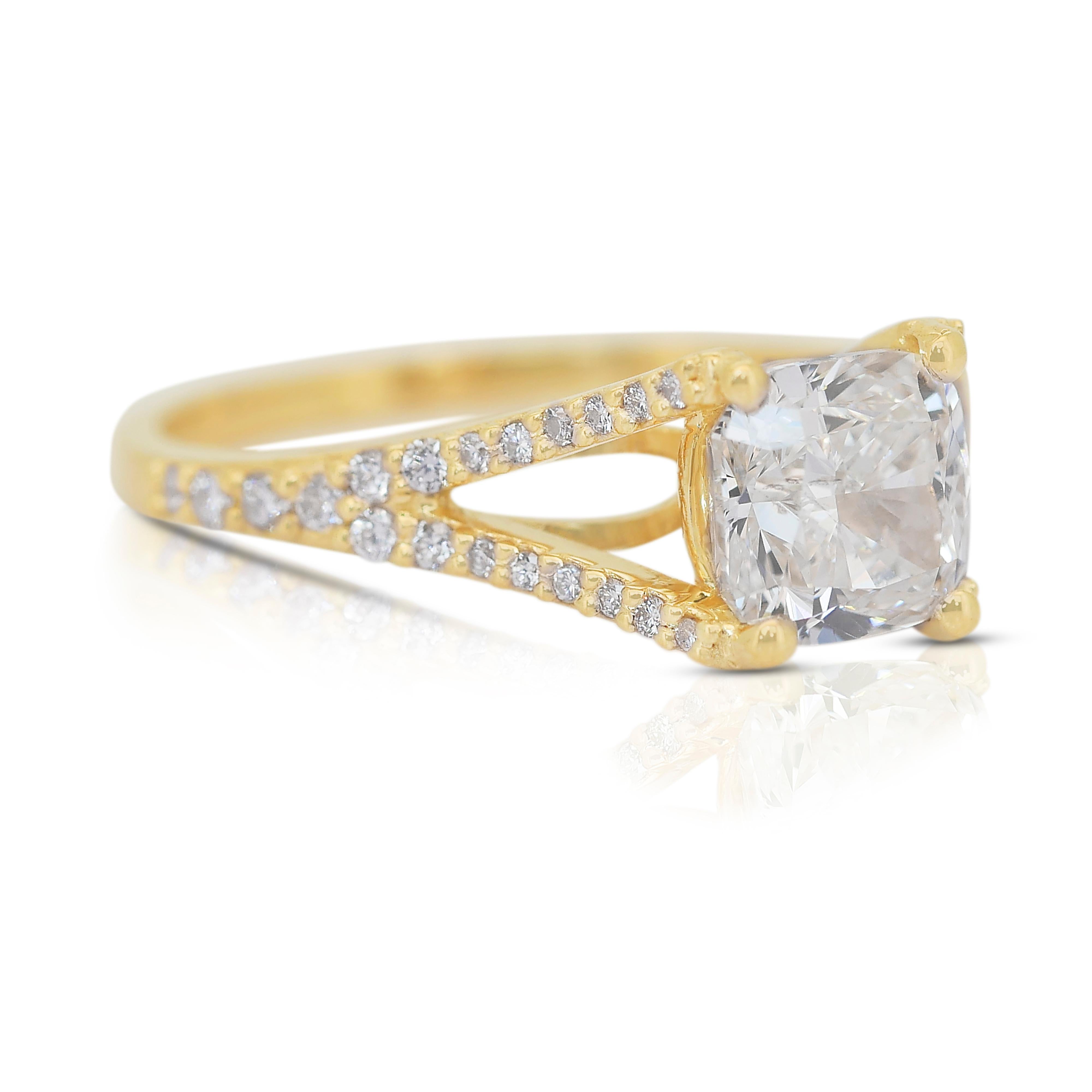 Sophisticated 1.96ct Diamonds Pave Ring in 18k Yellow Gold - IGI Certified

Elevate your collection with this exquisite 18k yellow gold diamond ring. The centerpiece is a stunning 1.70ct cushion-cut diamond offering timeless brilliance. Adding to