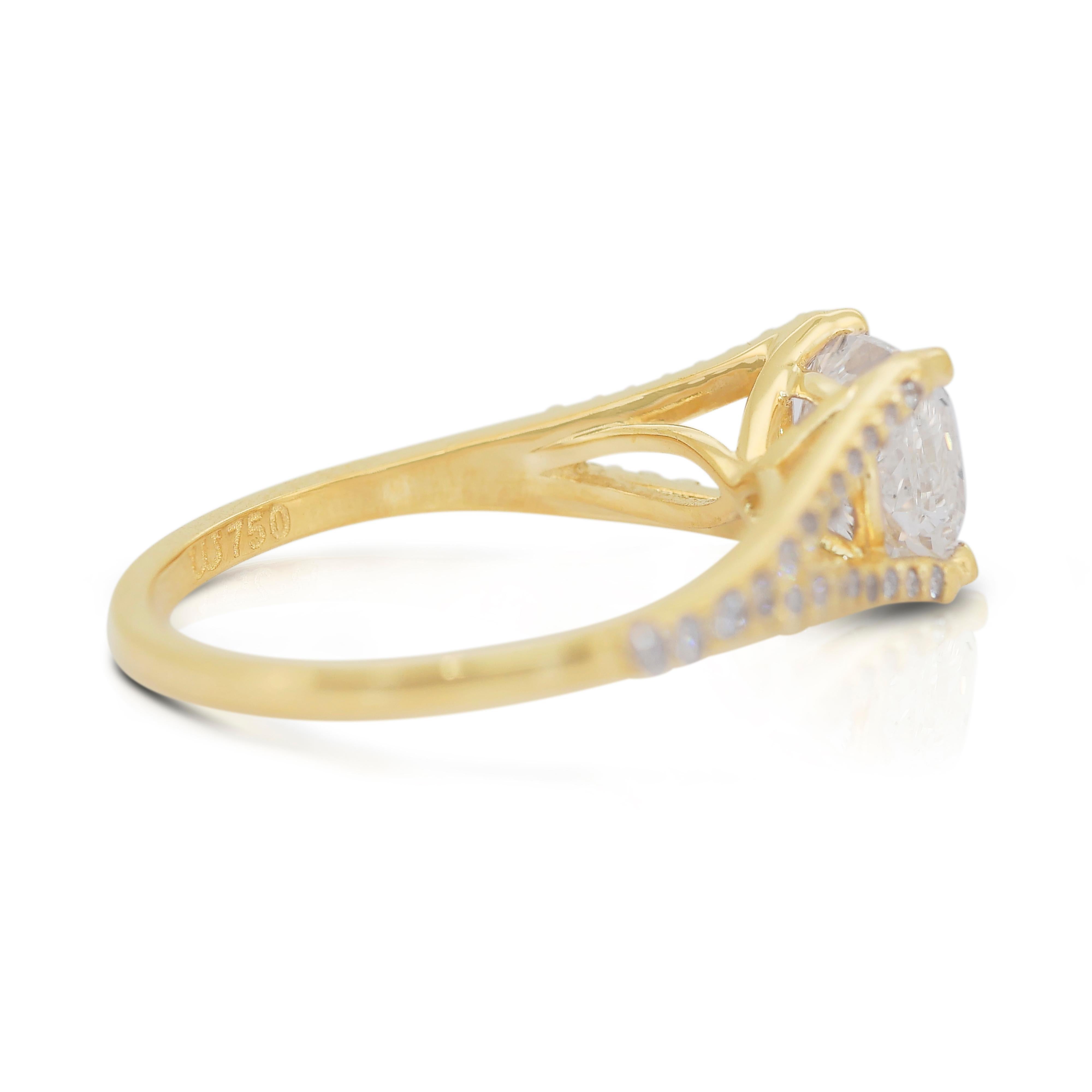 Cushion Cut Sophisticated 1.96ct Diamonds Pave Ring in 18k Yellow Gold - IGI Certified For Sale