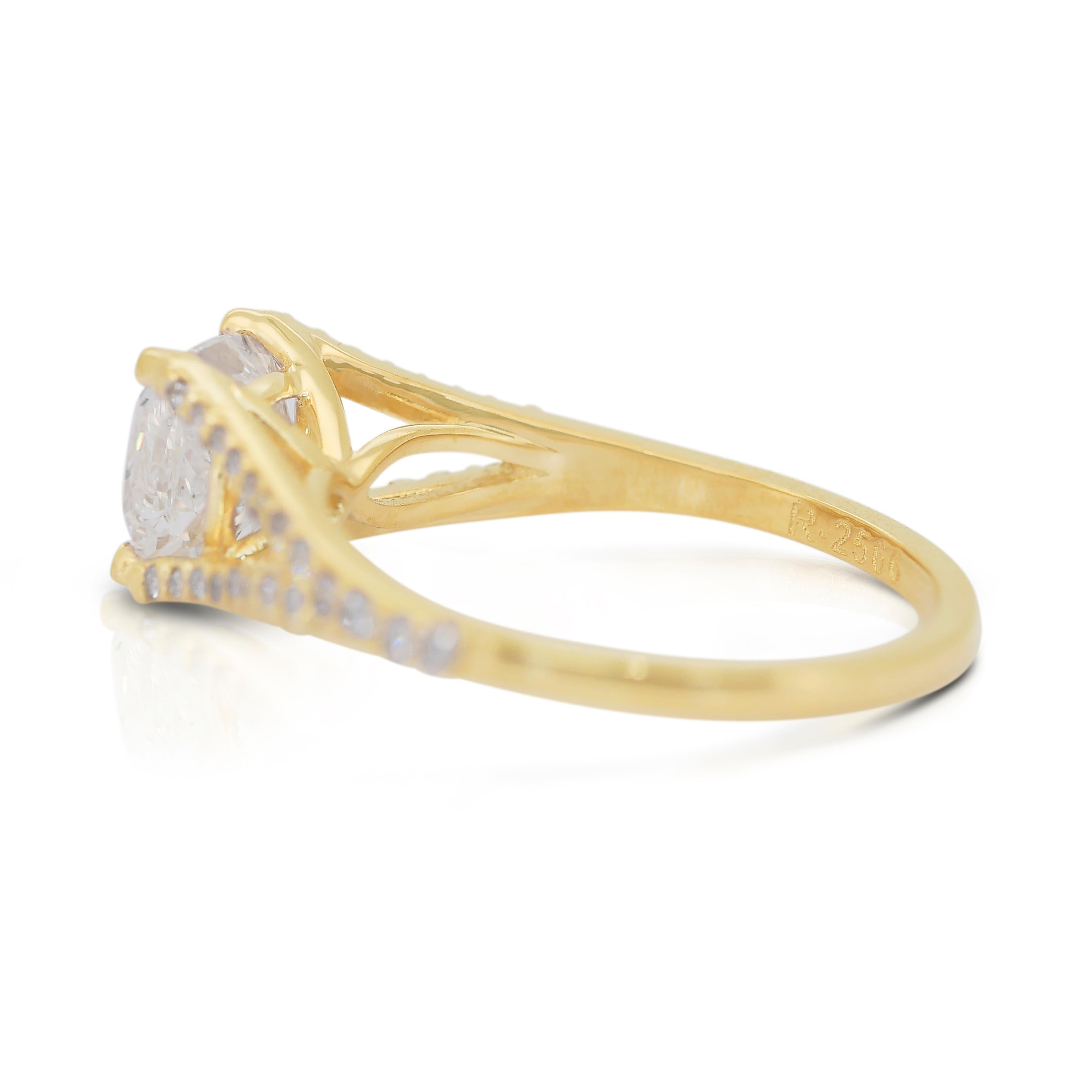 Sophisticated 1.96ct Diamonds Pave Ring in 18k Yellow Gold - IGI Certified In New Condition For Sale In רמת גן, IL