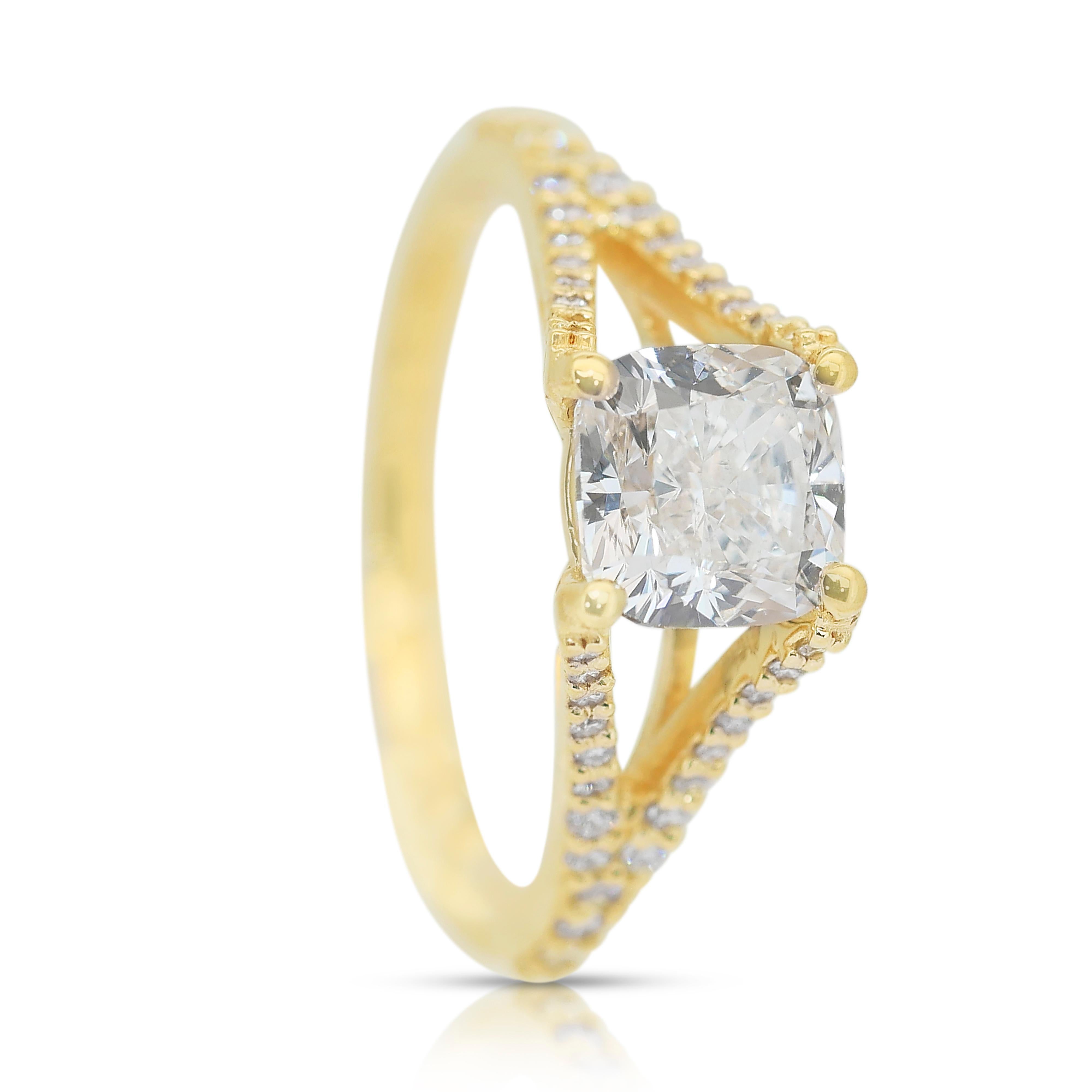 Sophisticated 1.96ct Diamonds Pave Ring in 18k Yellow Gold - IGI Certified For Sale 2
