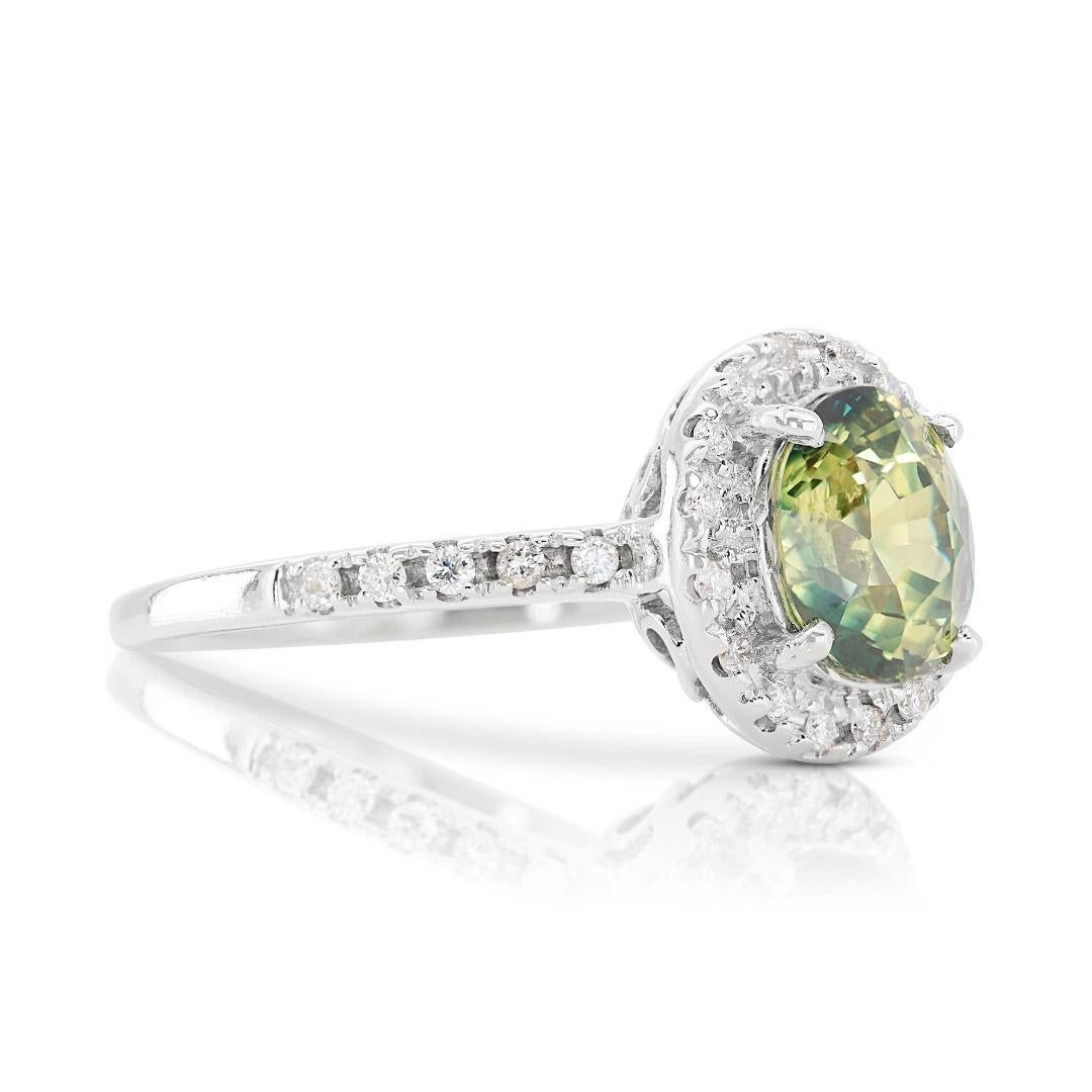Round Cut Sophisticated 2.45ct Green Sapphire and Diamond Ring in 18K White Gold For Sale