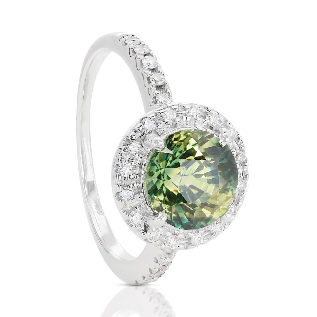 Sophisticated 2.45ct Green Sapphire and Diamond Ring in 18K White Gold In New Condition For Sale In רמת גן, IL