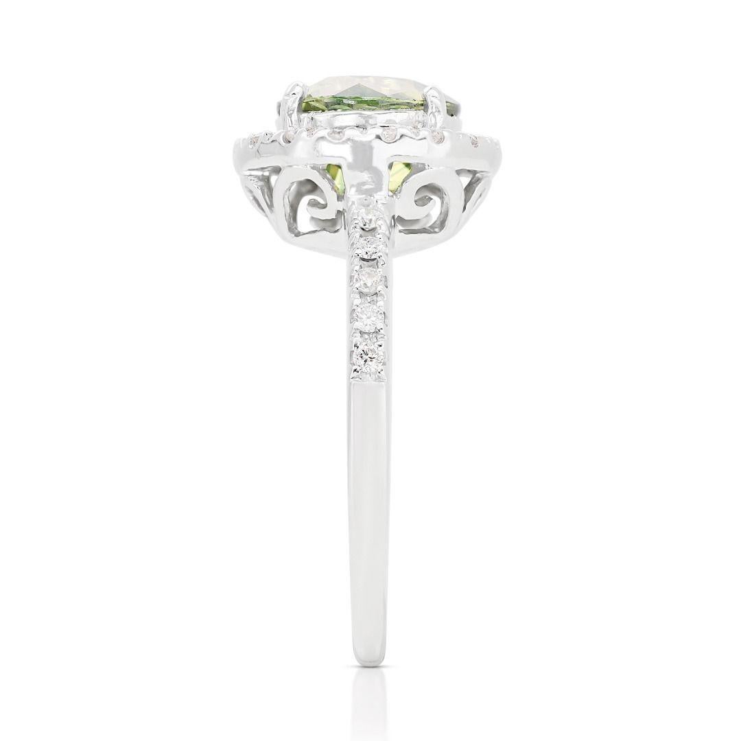 Raffinierter Ring aus 18 Karat Weißgold mit 2,45 Karat grünem Saphir und Diamant Damen im Angebot