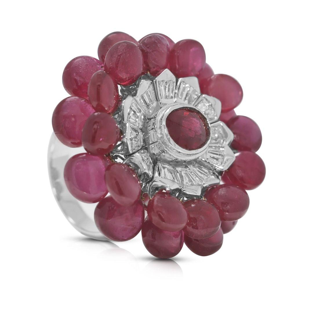 Raffinierter Ring mit 2,48 Karat Rubin und natürlichen Diamanten aus 18 Karat Weißgold im Zustand „Neu“ im Angebot in רמת גן, IL