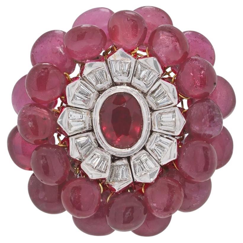 Splendore di un sofisticato anello con rubino e diamanti naturali da 2,48 carati in oro bianco 18 carati
