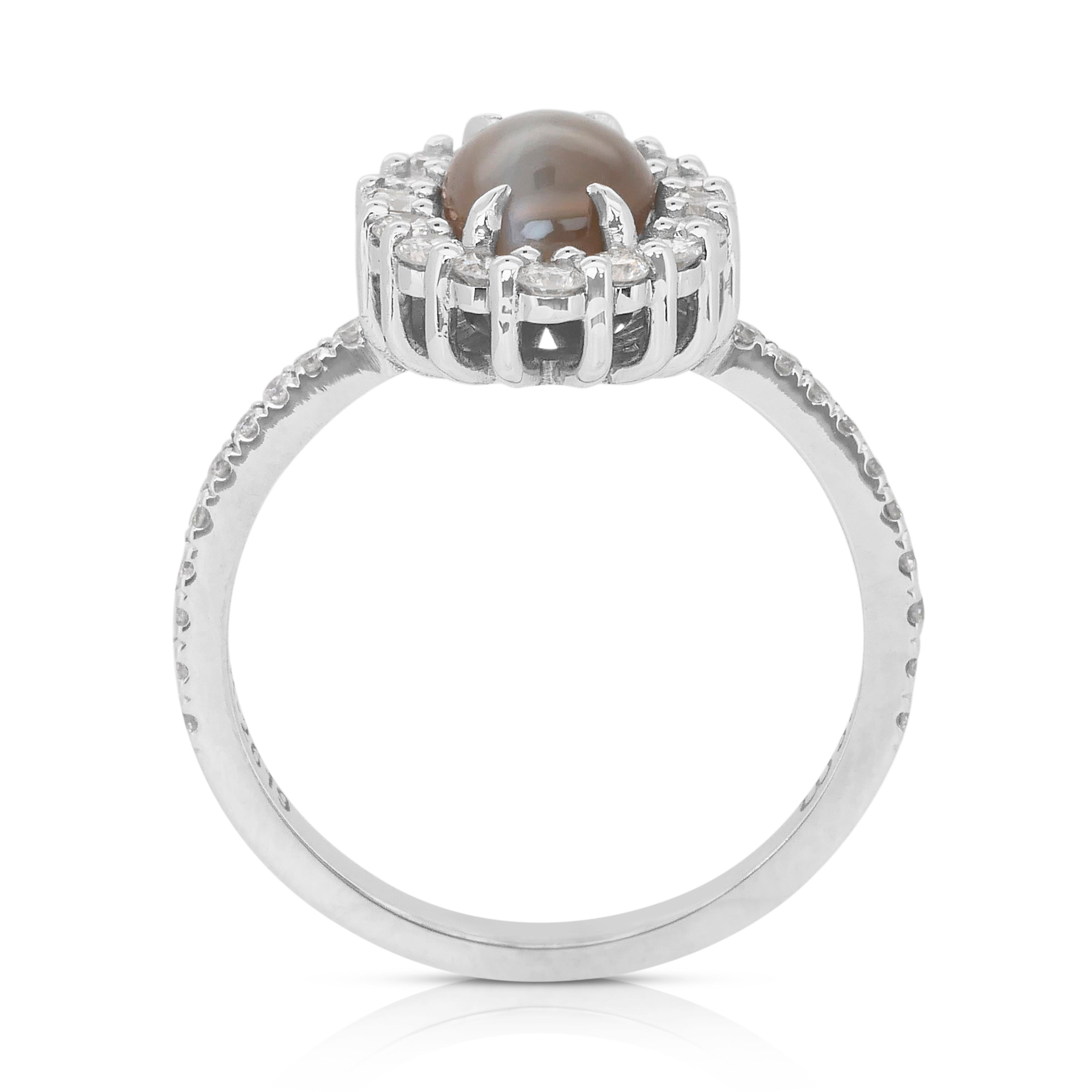 Sophisticated 2.77ct Cat's-Eye Chrysoberyl and Diamonds Cluster Ring For Sale 3