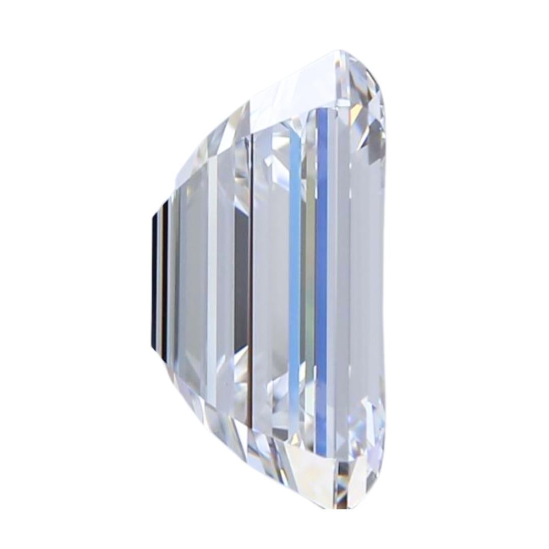 Sophisticated 4.01ct Ideal Cut Emerald-Cut Diamond - GIA Certified In New Condition In רמת גן, IL