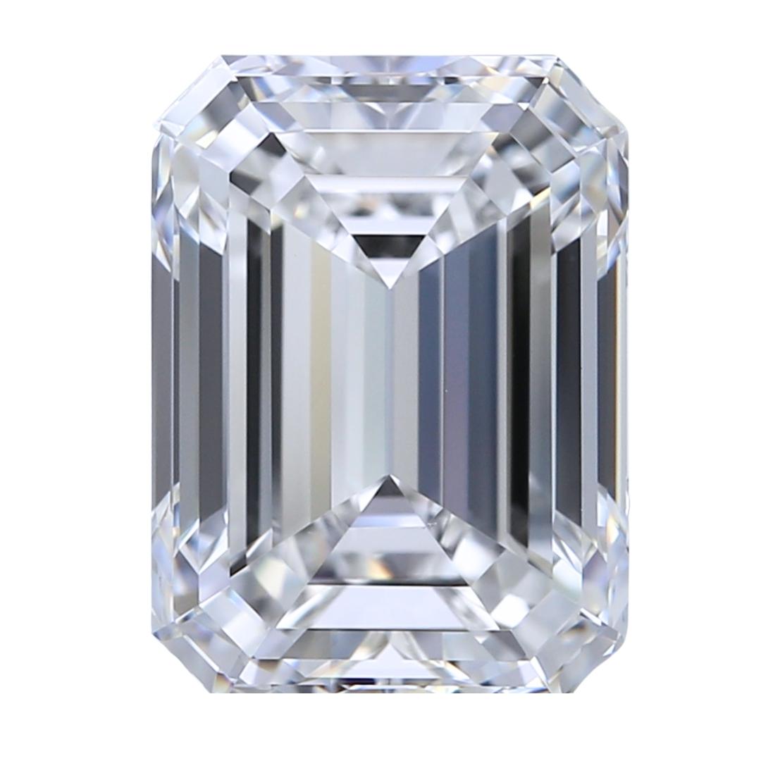 Sophisticated 4.01ct Ideal Cut Emerald-Cut Diamond - GIA Certified For Sale 2