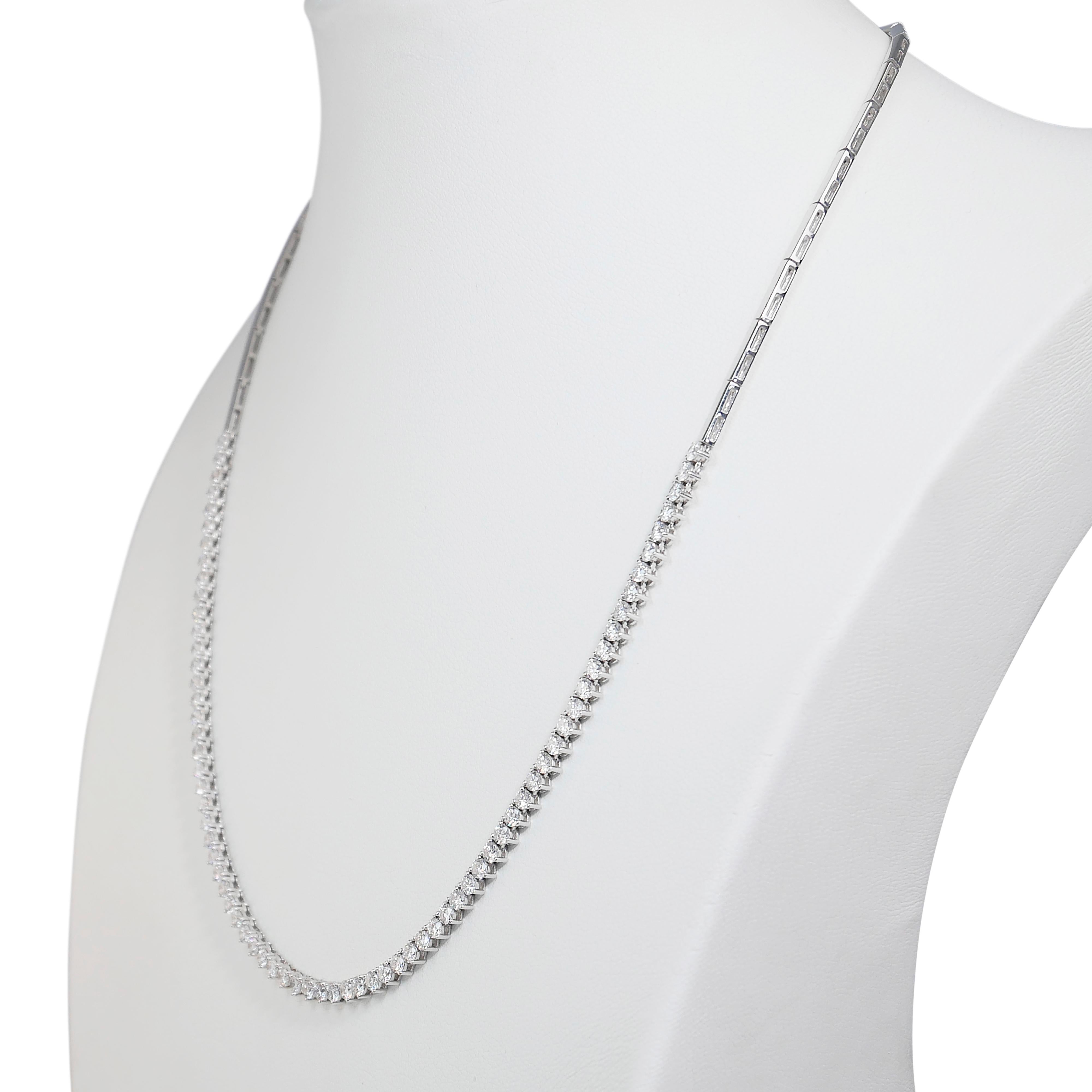 Round Cut Sophisticated 4.63ct Diamonds Chain Necklace in 18k White Gold - IGI Certified For Sale