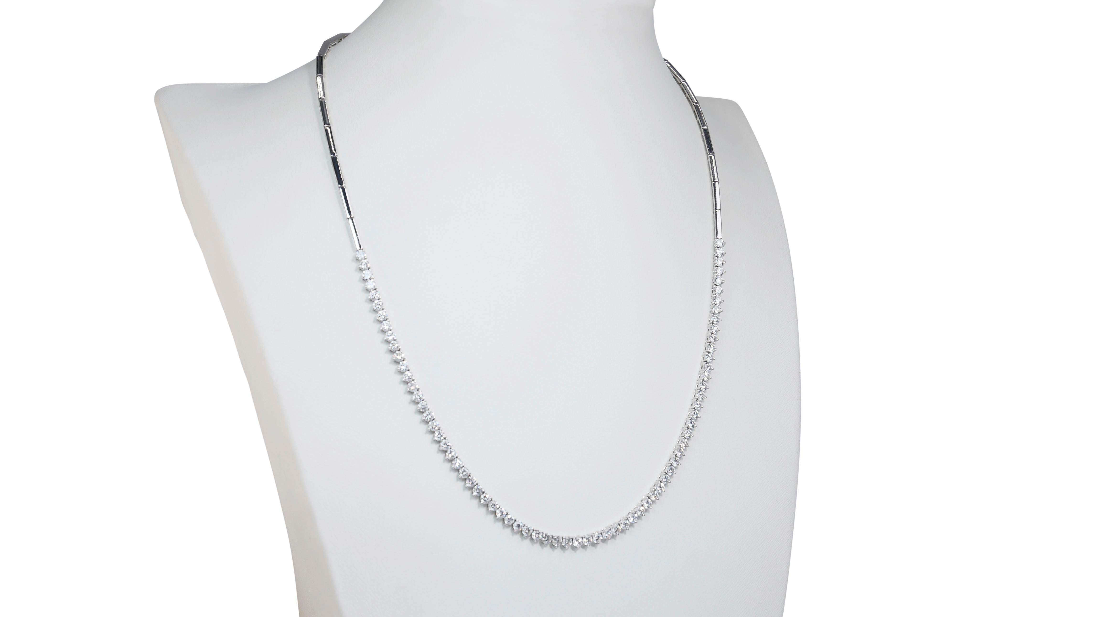 Sophisticated 4.63ct Diamonds Chain Necklace in 18k White Gold - IGI Certified For Sale 1