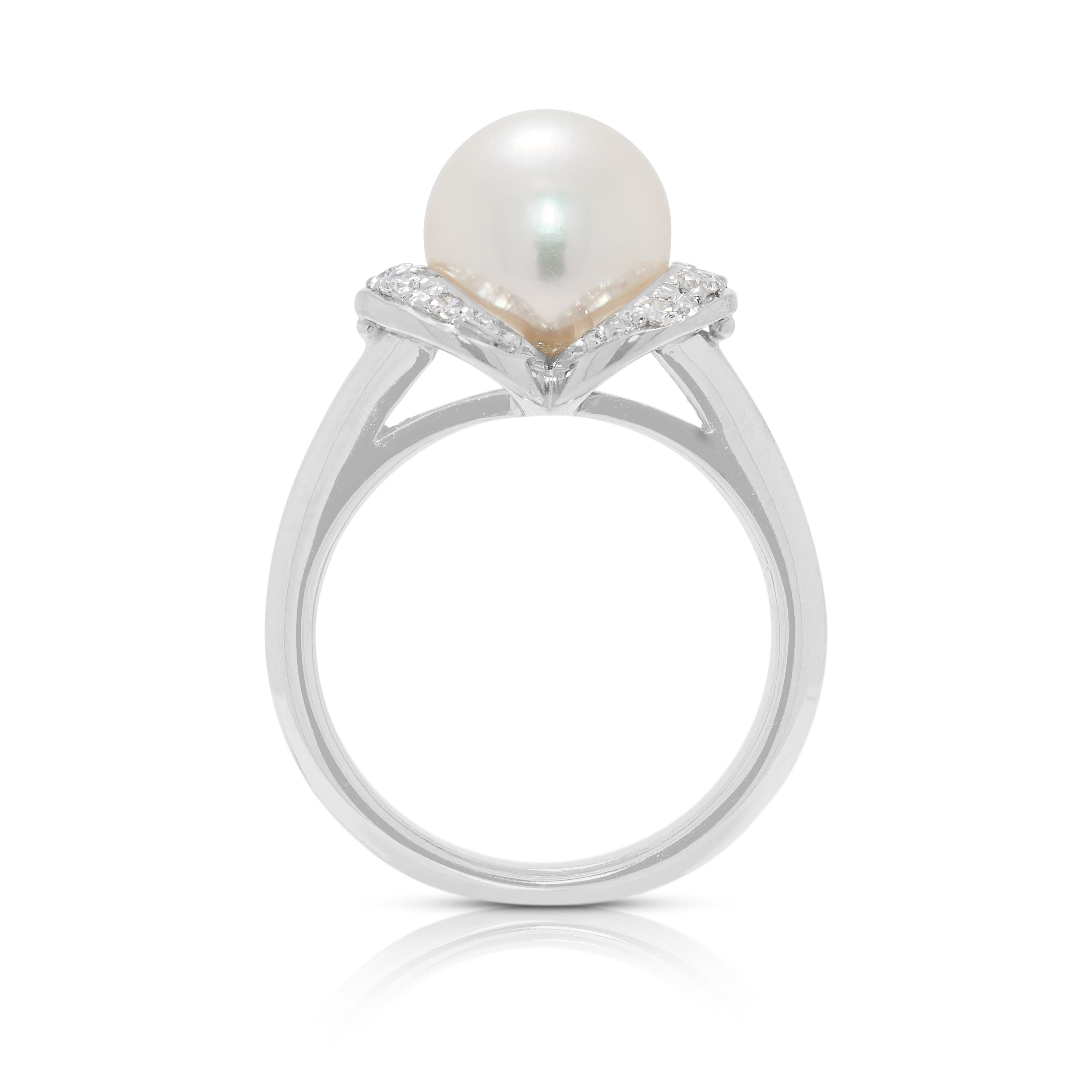 Sofisticado Anillo Halo de Perla Akoya y Diamante Natural de 0,18 ct en Platino en venta 2