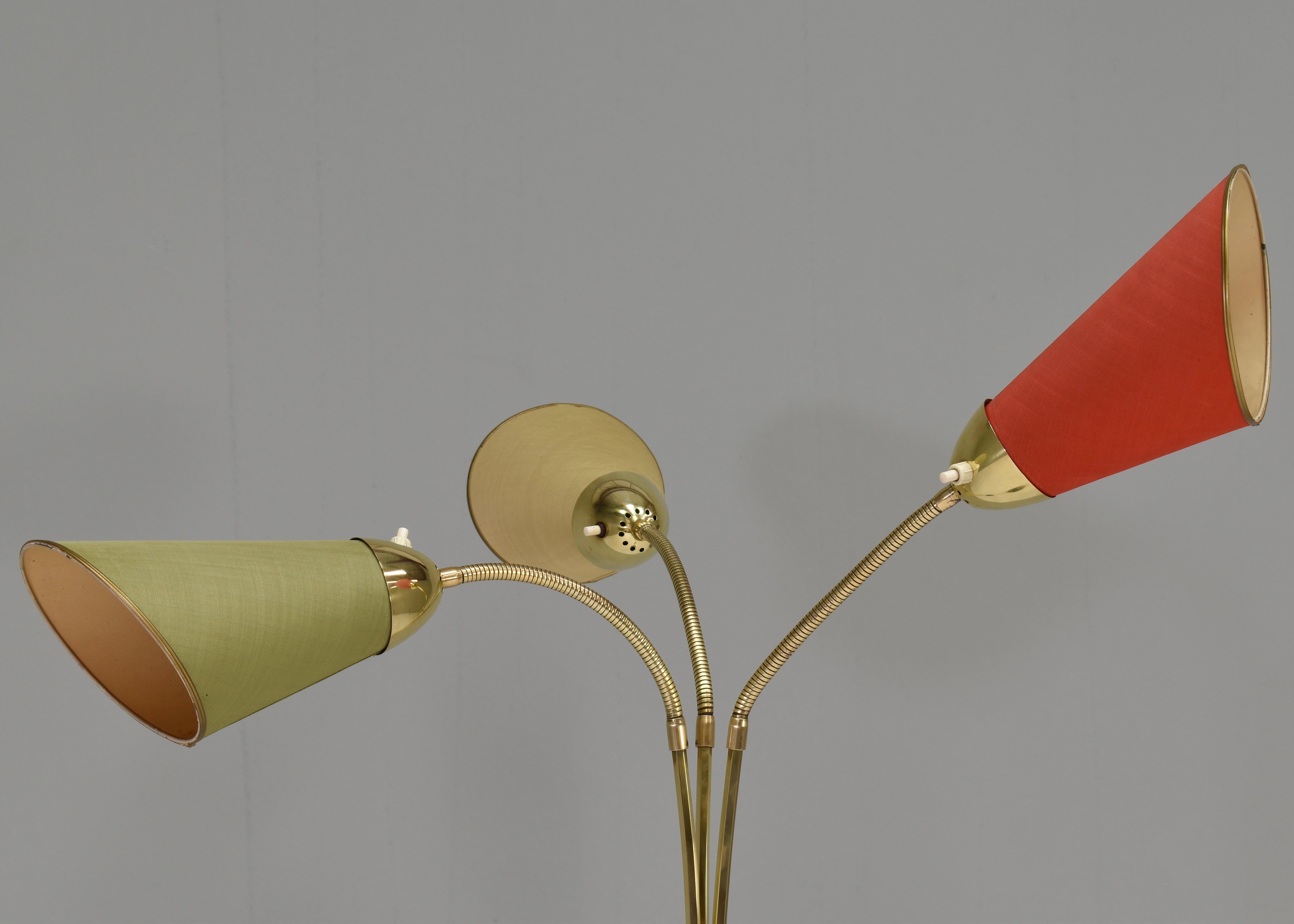 Sophisticated and Elegant Brass Triennale Floor Lamp Italy, circa 1950 For Sale 10