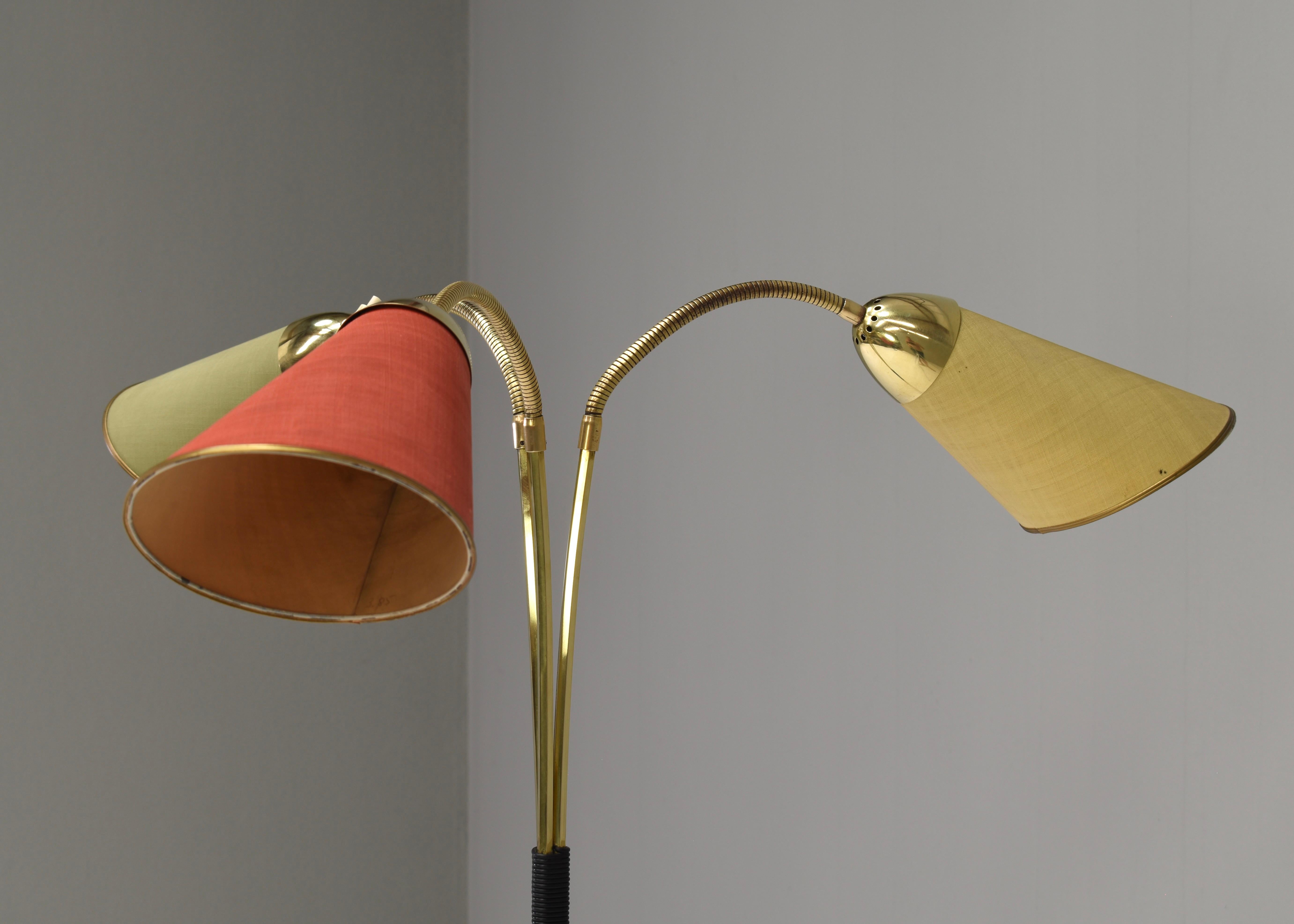 Sophisticated and Elegant Brass Triennale Floor Lamp Italy, circa 1950 For Sale 14