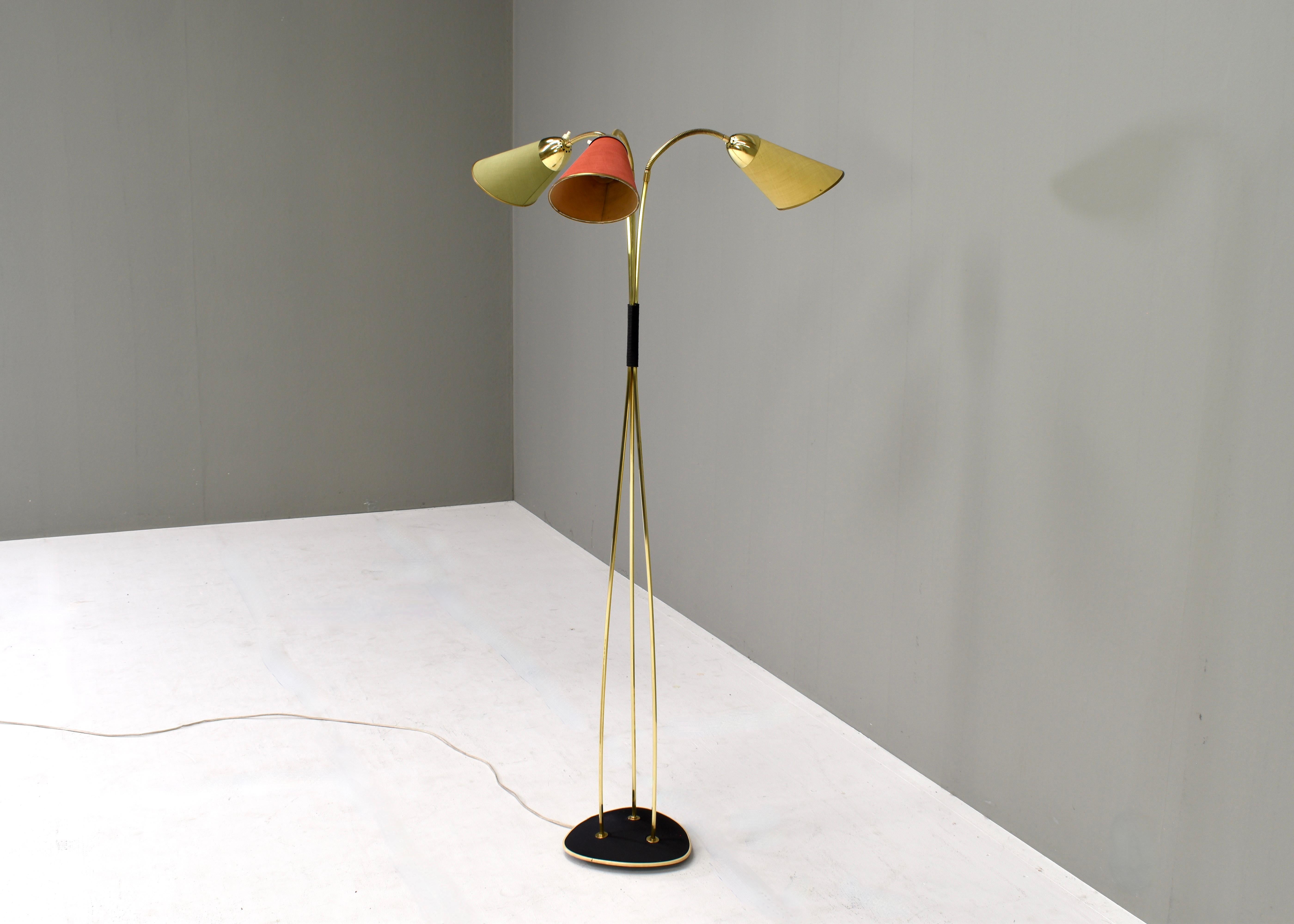 Italian Sophisticated and Elegant Brass Triennale Floor Lamp Italy, circa 1950 For Sale