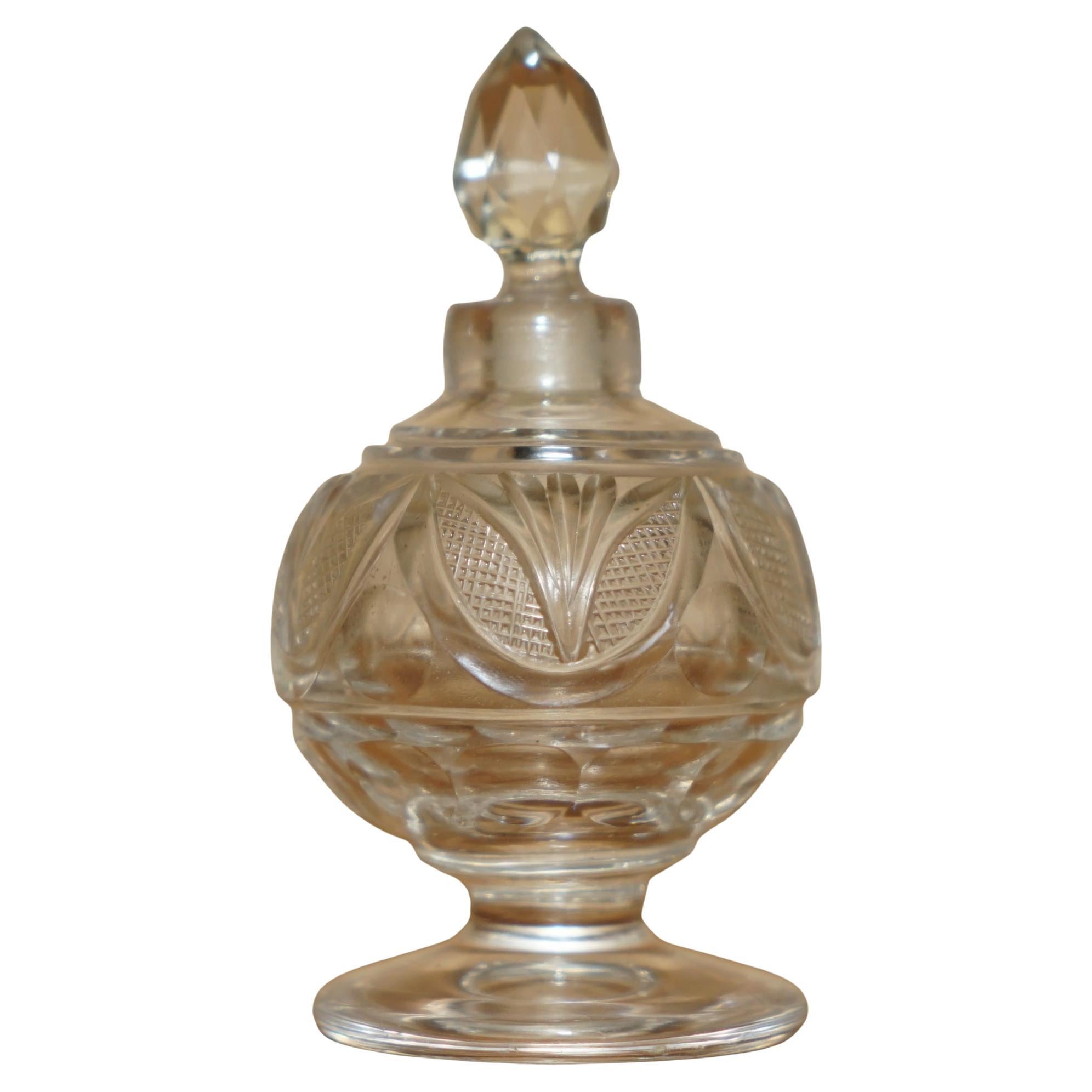 SOPHISTICATED ANTIQUE GLASS CRYSTAL COLLECTABLE DRESSING TABLE PERFUME BOTTLe