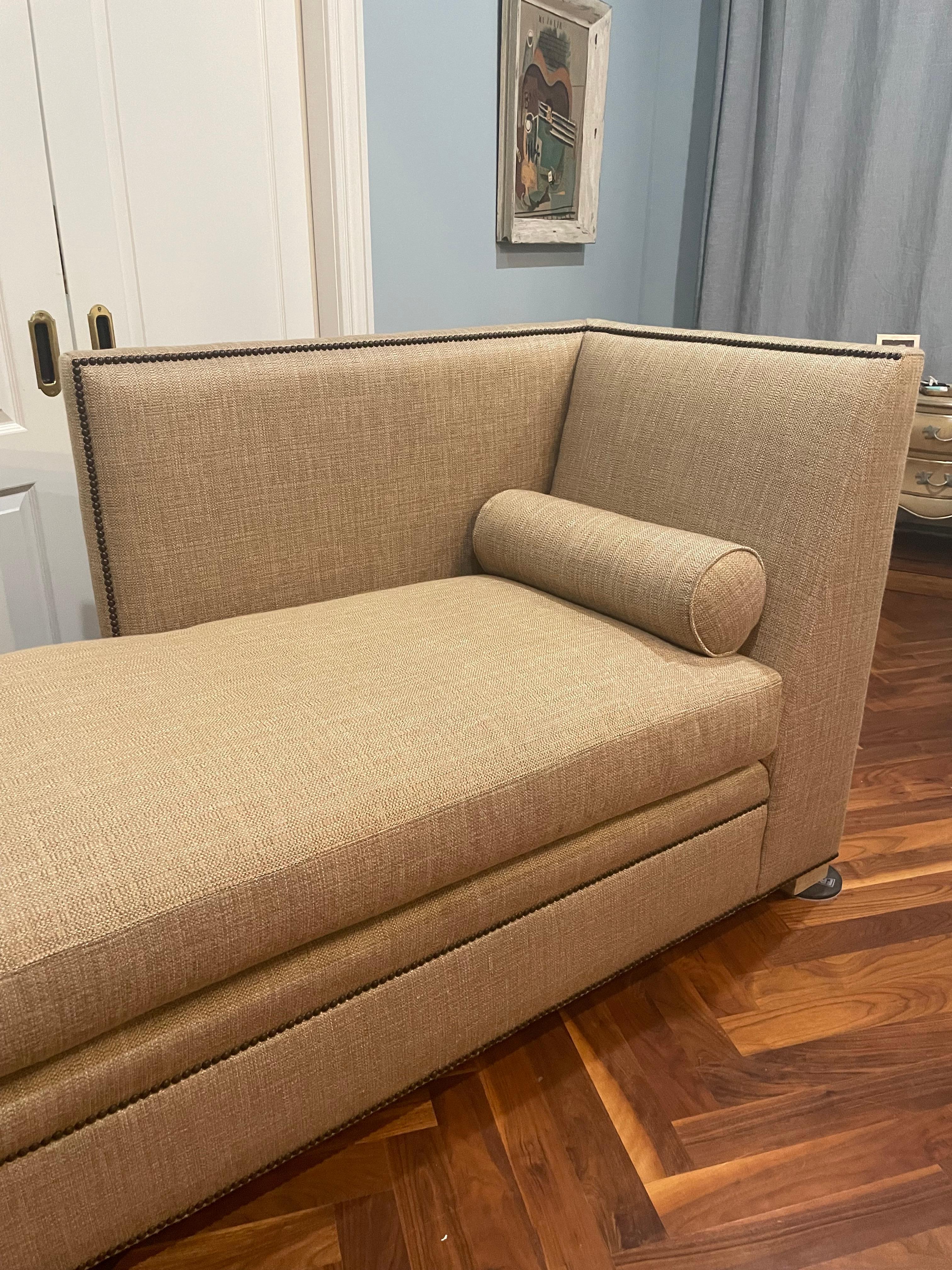 Nordamericano Sofisticata Chaise Longue in lino belga in vendita