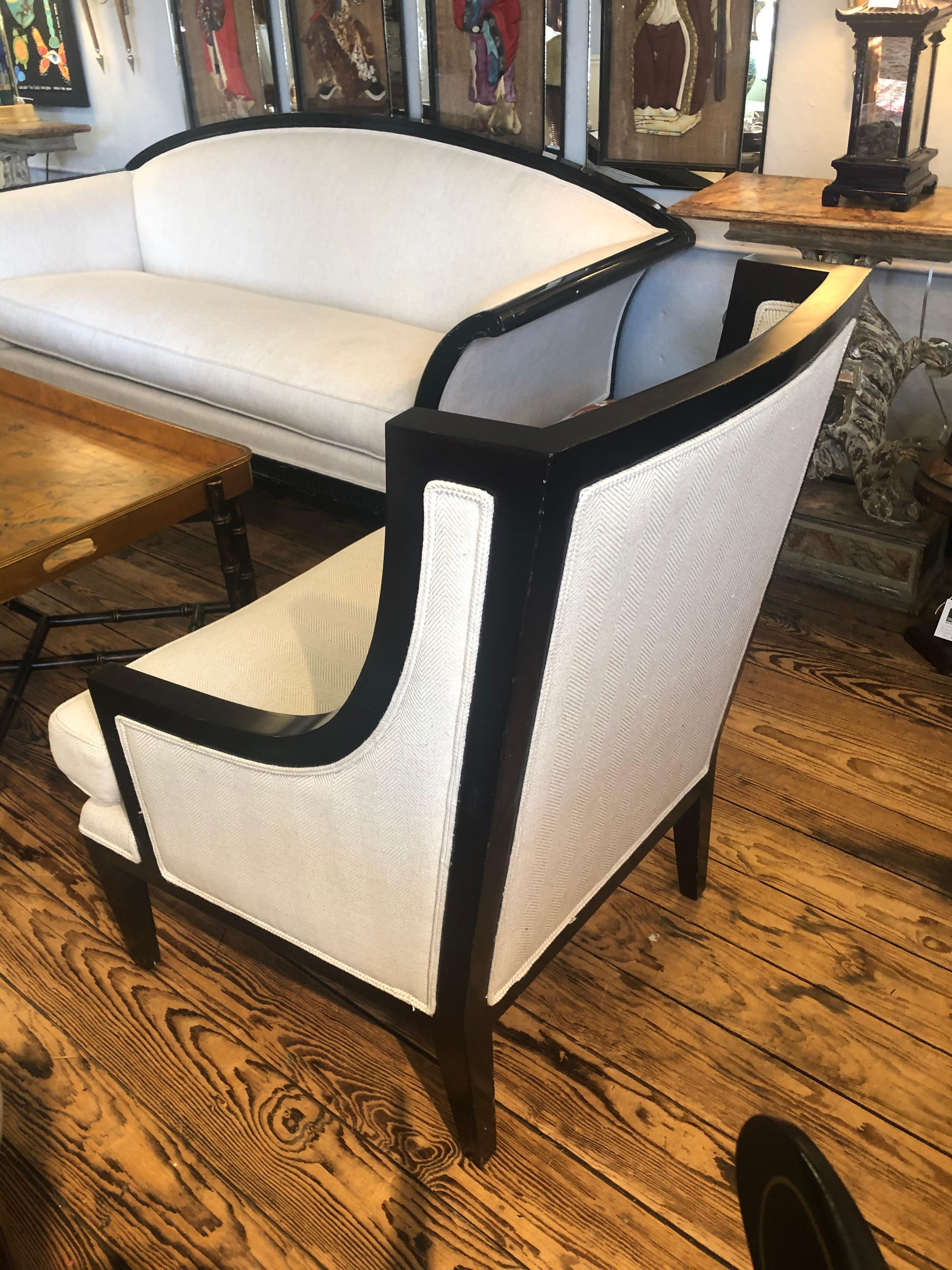 Fauteuil club sophistiqué en laque noire et chevrons Bon état à Hopewell, NJ