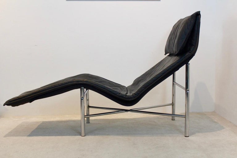 Sophisticated Black Leather ‘Skye’ Chaise Longue by Tord Björklund, Sweden 1970s For Sale 4