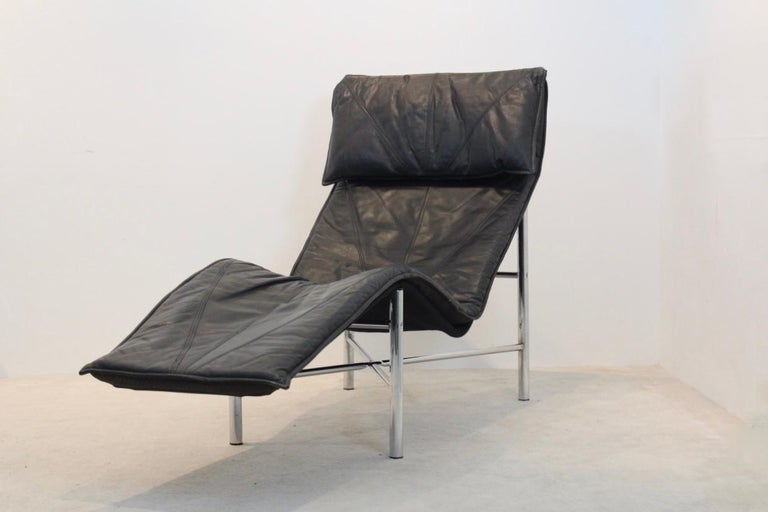 Awesome ‘Skye’ lounge chair, designed by Tord Björklund for Ikea Sweden in the 1970s. This chair is extremely comfortable and has a beautiful black leather original upholstery which shows great leather patina and is in excellent condition. The