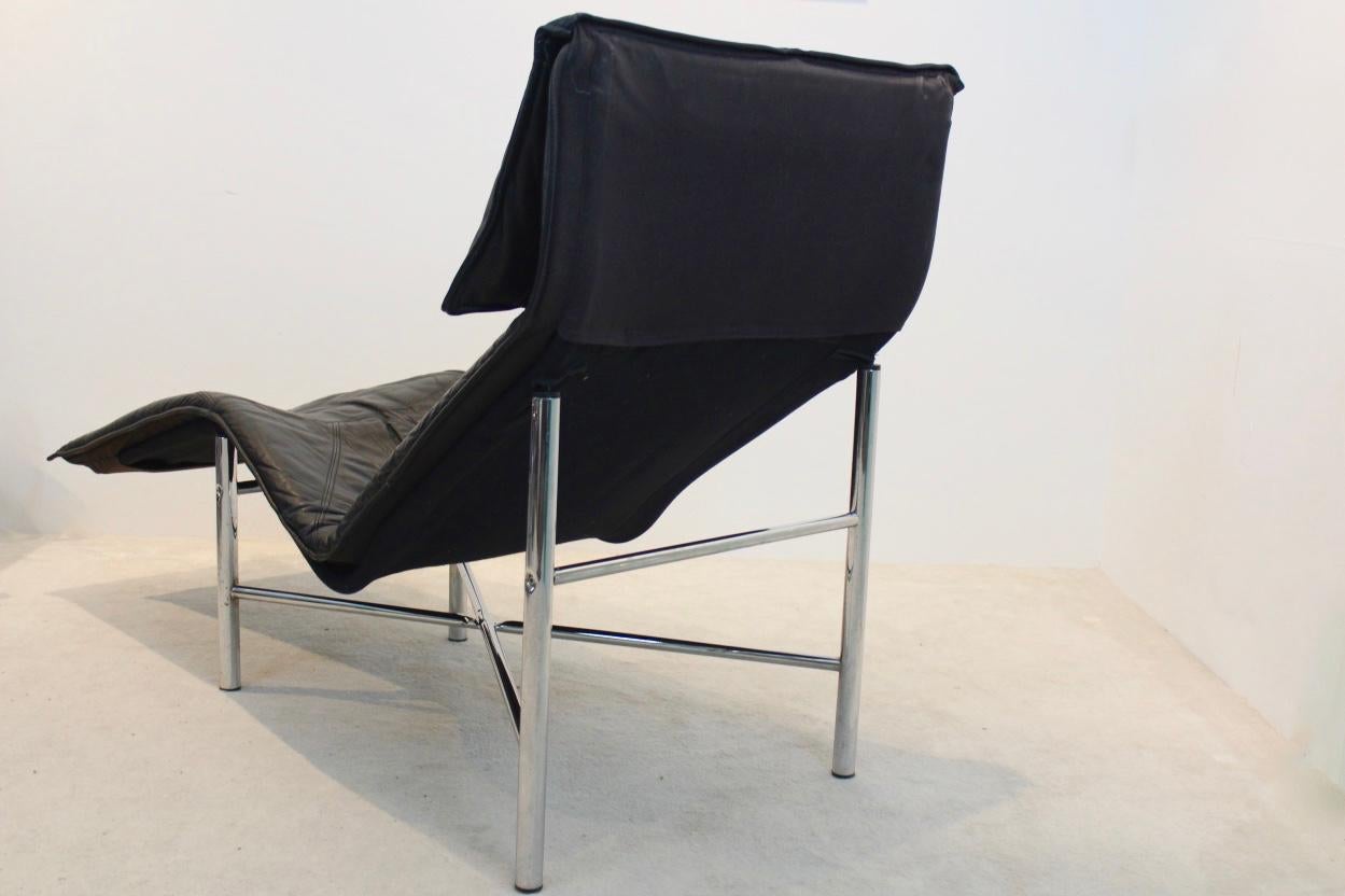 Mid-Century Modern Sophisticated Black Leather ‘Skye’ Chaise Longue by Tord Björklund, Sweden 1970s For Sale