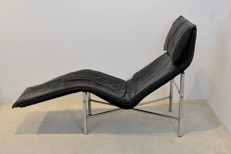 Sophisticated Black Leather ‘Skye’ Chaise Longue by Tord Björklund, Sweden 1970s In Good Condition For Sale In Voorburg, NL