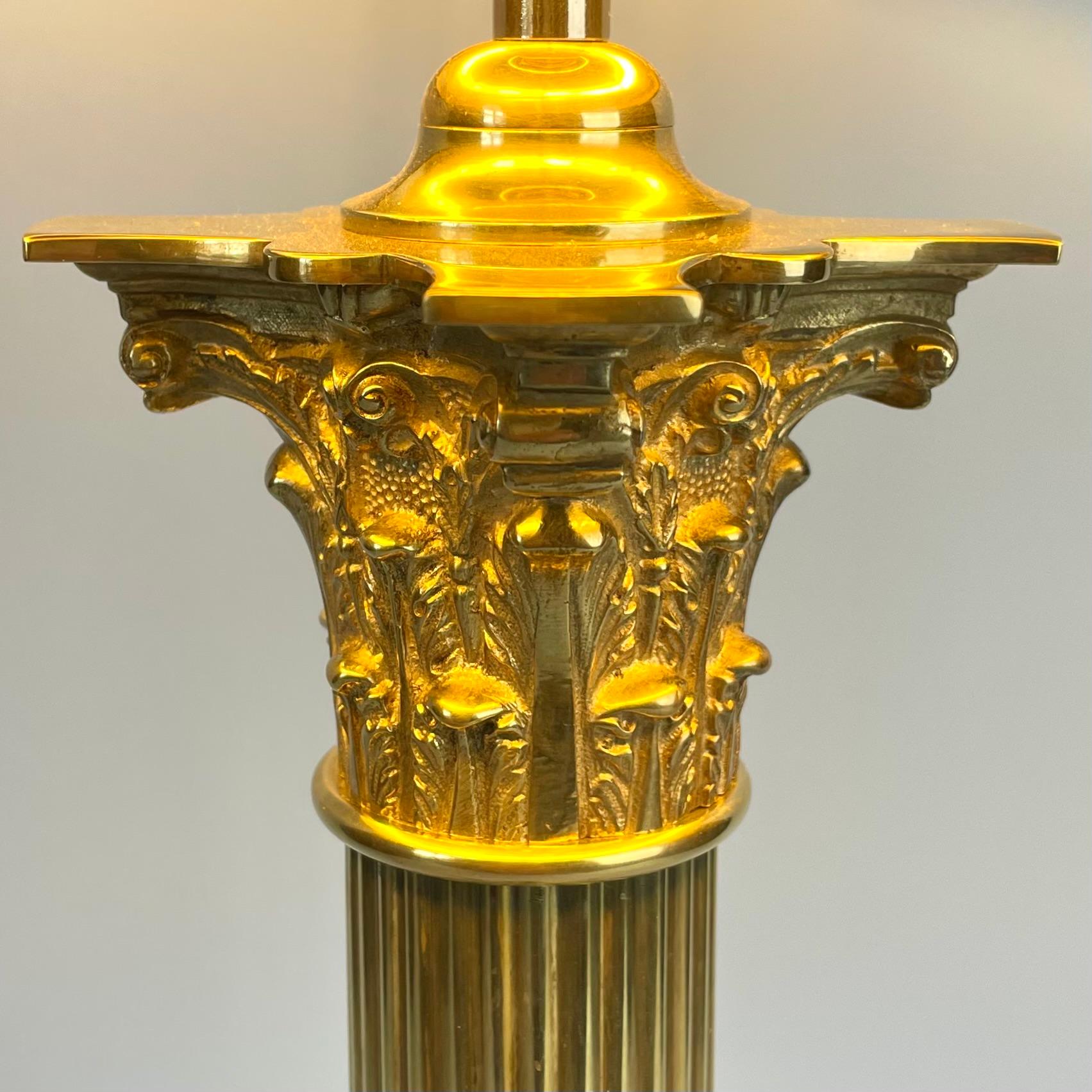 Sophisticated Brass Table Lamp with Classic column, late 19th Century For Sale 6
