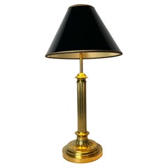 Lampe de table sophistiquée en laiton avec colonne Classic, fin du 19e siècle