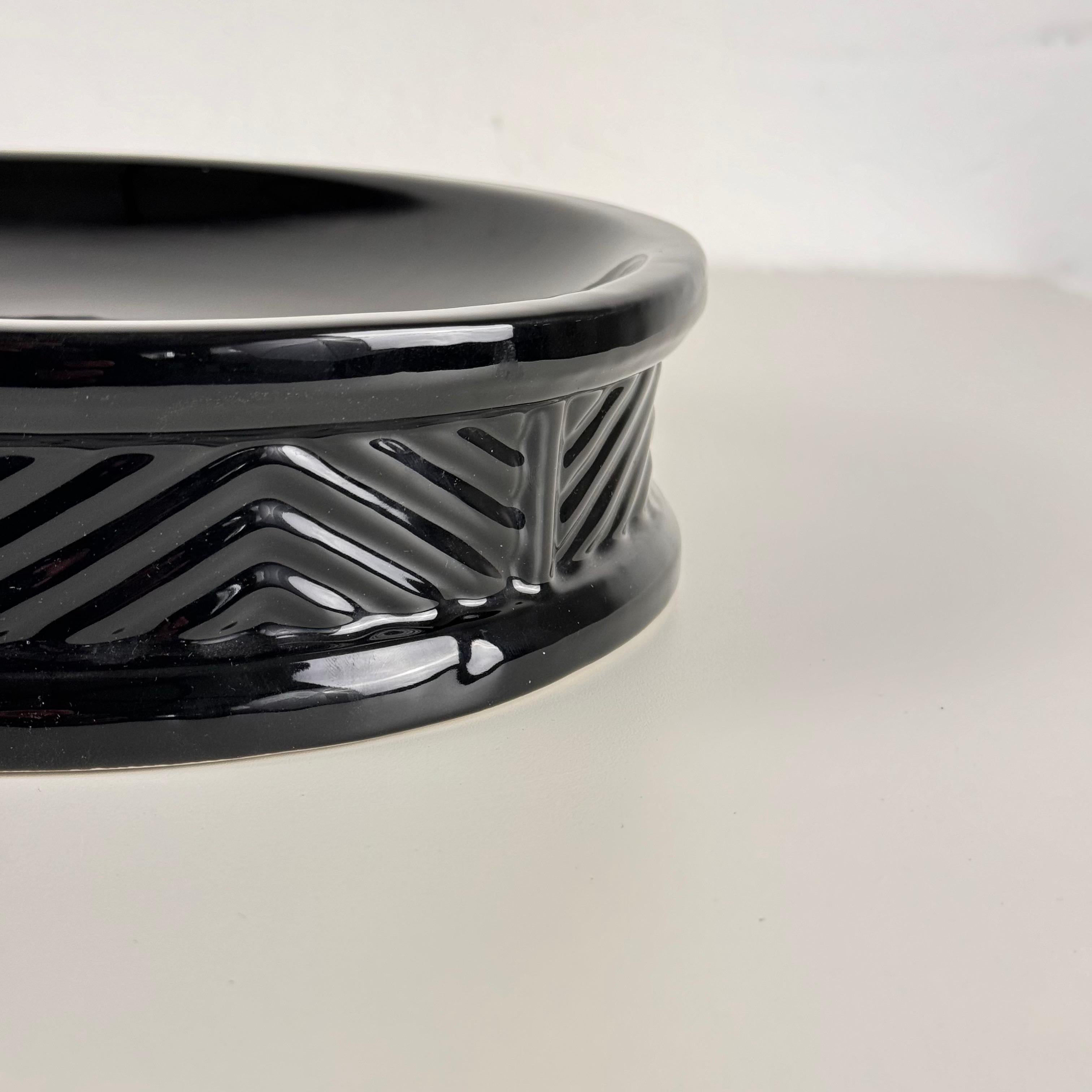 Sophisticated Ceramic Catchall/Centrepiece by Tommaso Barbi, Rome, 1970s For Sale 1