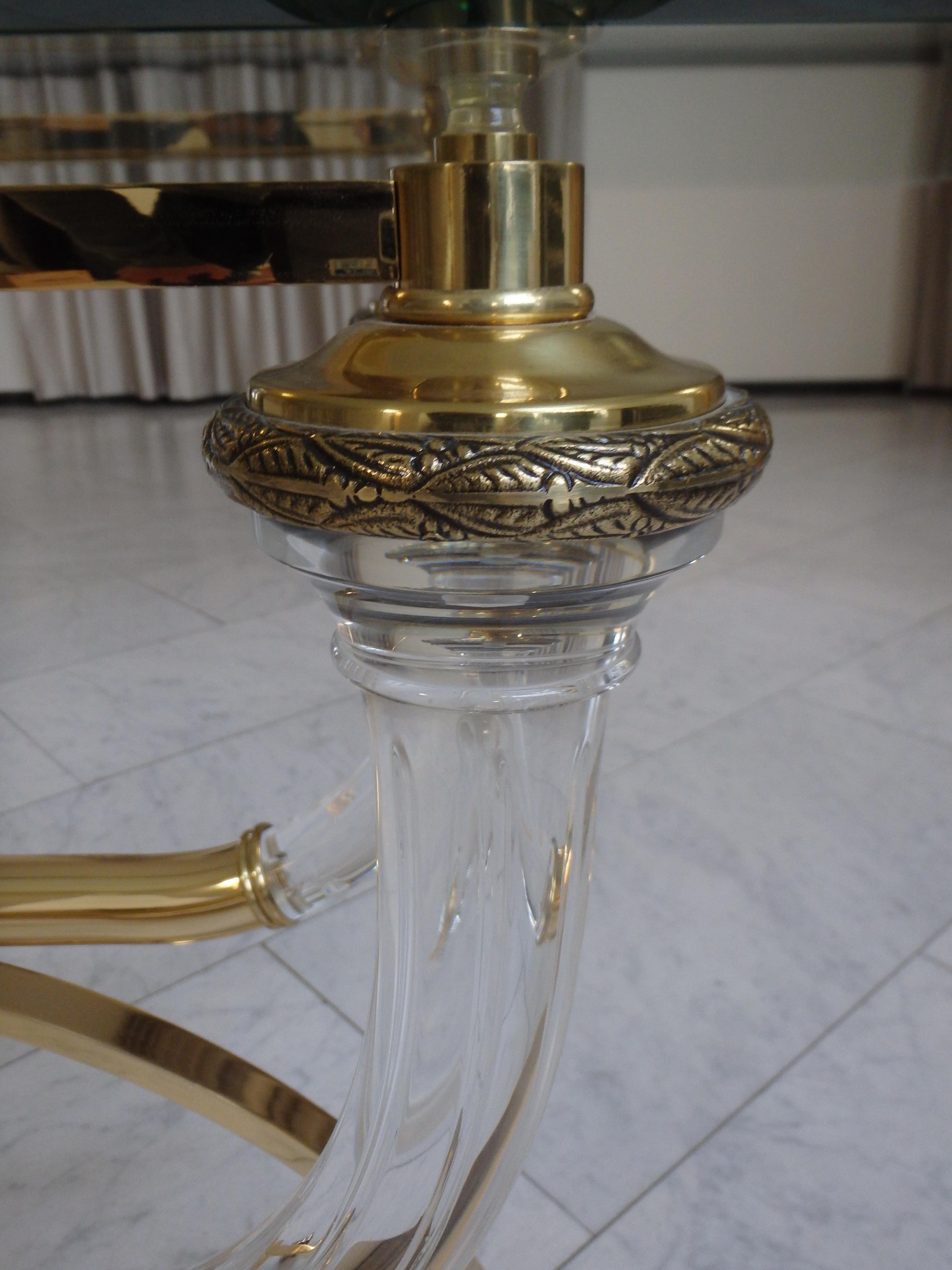 Sophisticated console brass and plexiglass with cut glass top In Good Condition For Sale In Weiningen, CH