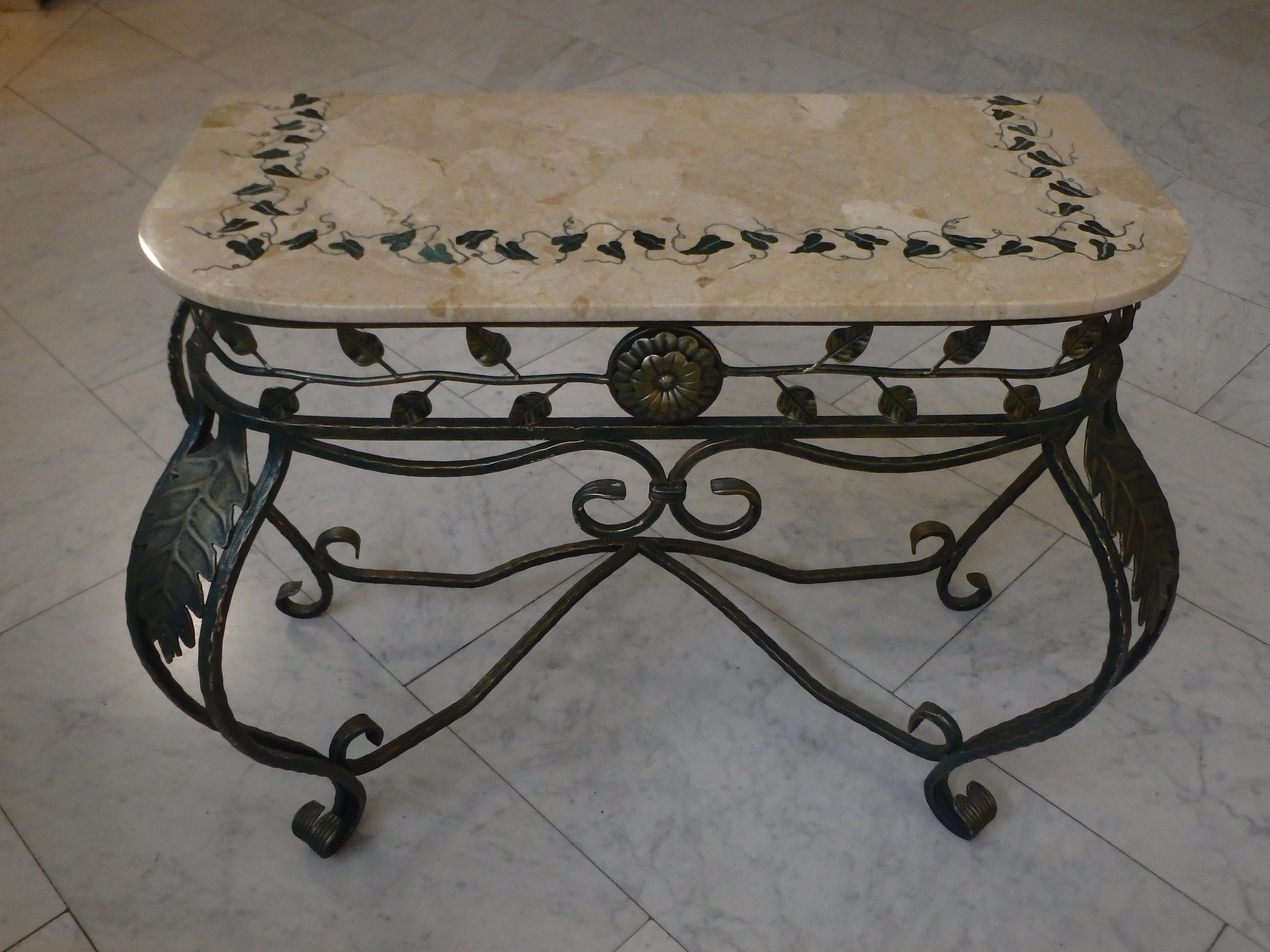 Sophisticated Console with Beige Marble Top with Inlay Leafs and Matching Mirror For Sale 1