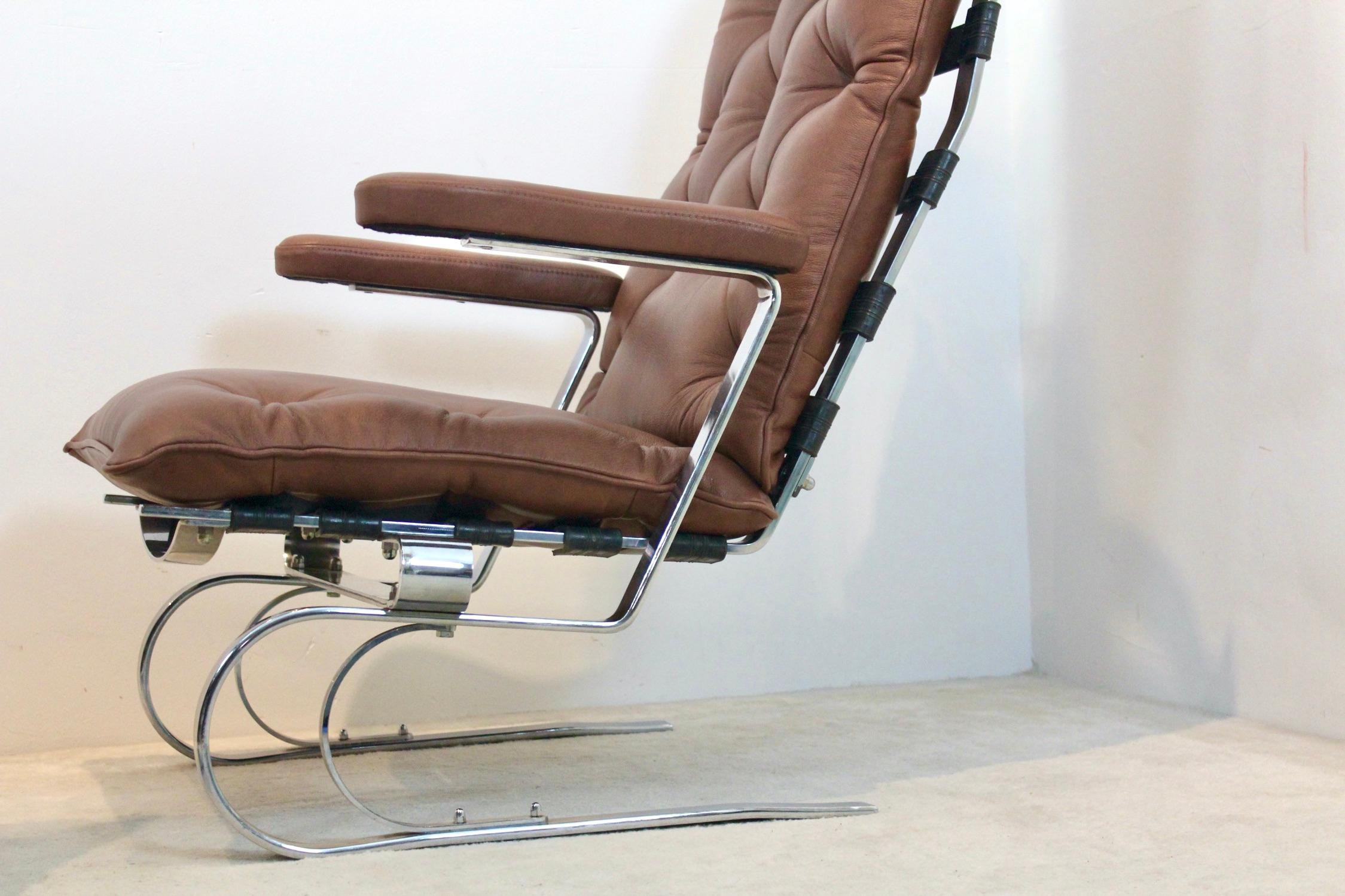 Sophisticated COR Leather Lounge Chairs 4