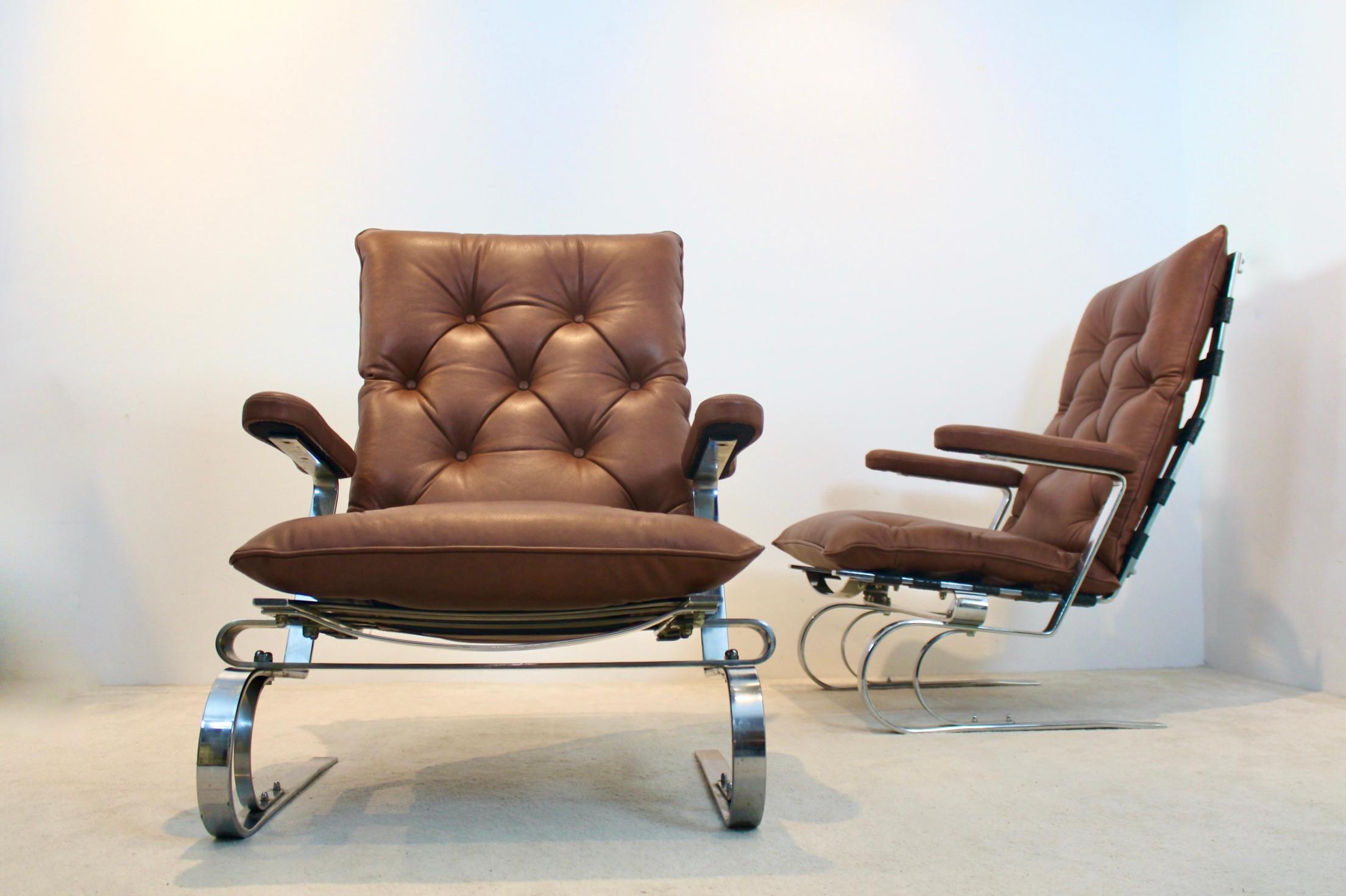 Sophisticated COR Leather Lounge Chairs 2