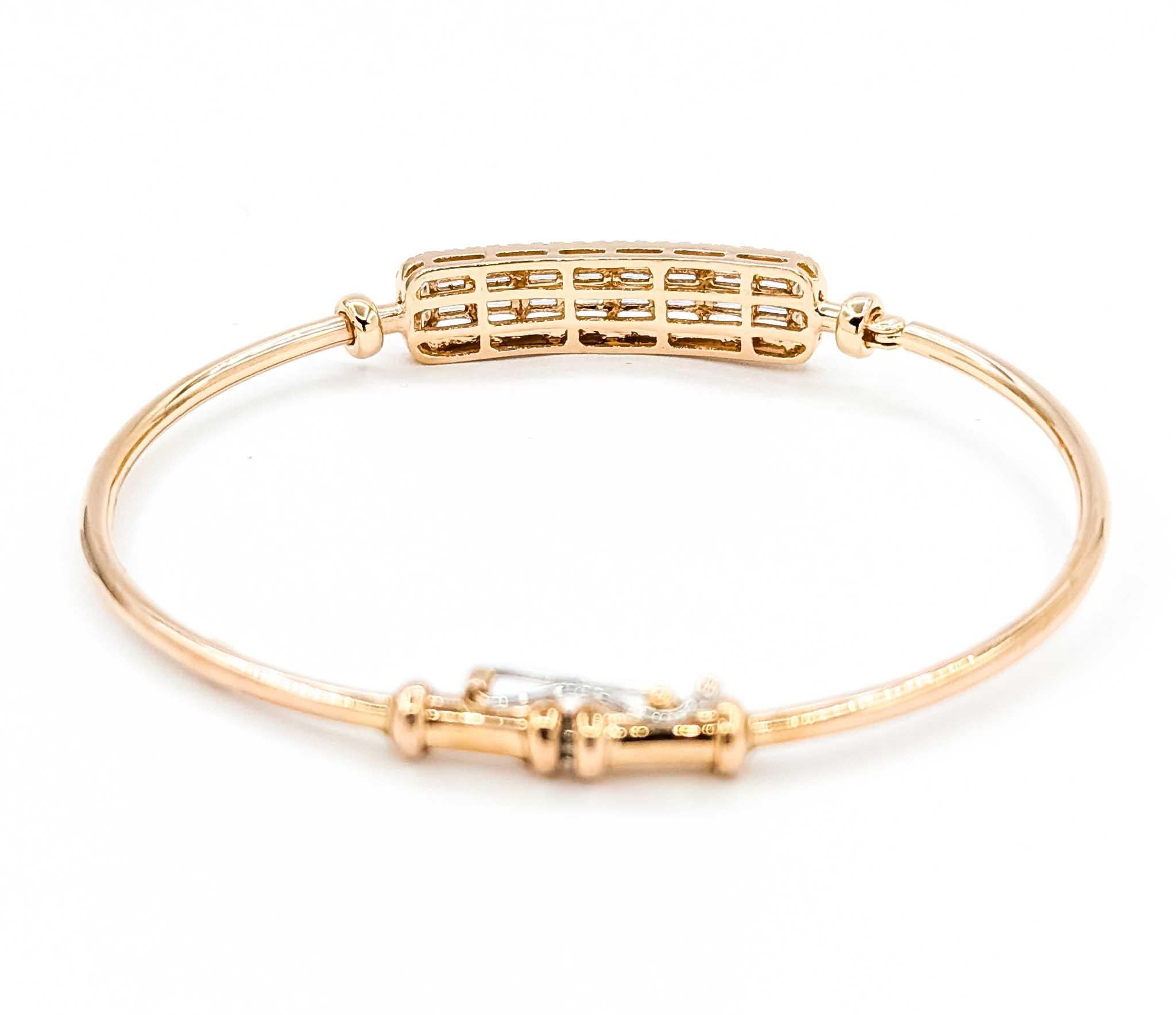 Bracelet sophistiqué en or rose 18k avec diamants en vente 3