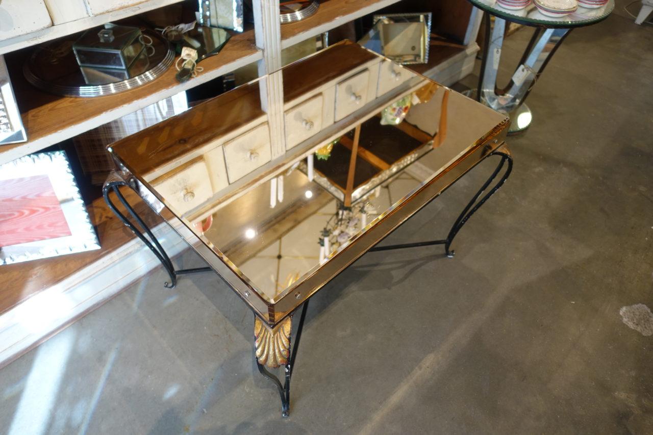 Sophisticated French 1940s Mirrored Table In Good Condition For Sale In Copenhagen K, DK