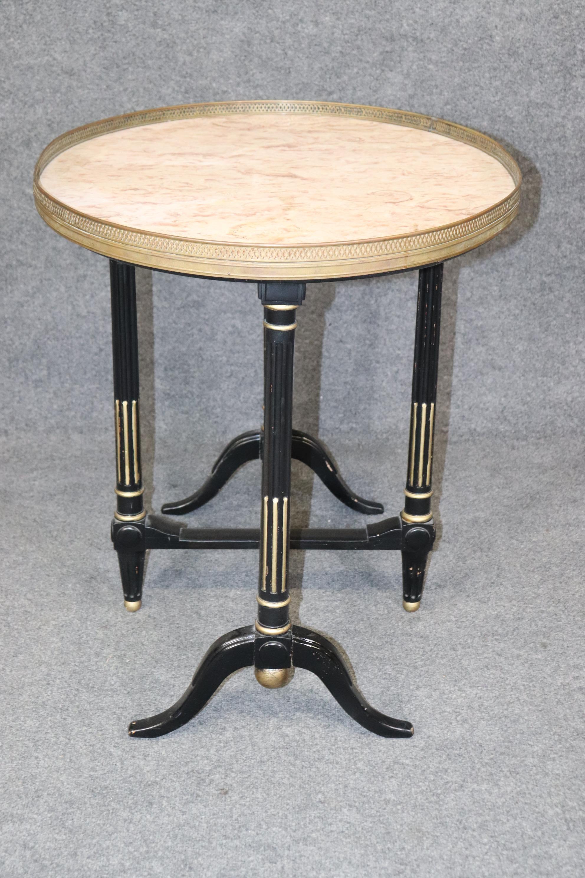 Sophisticated French Directoire Marble Top Brass Bound Ebonized Side End Table  For Sale 3