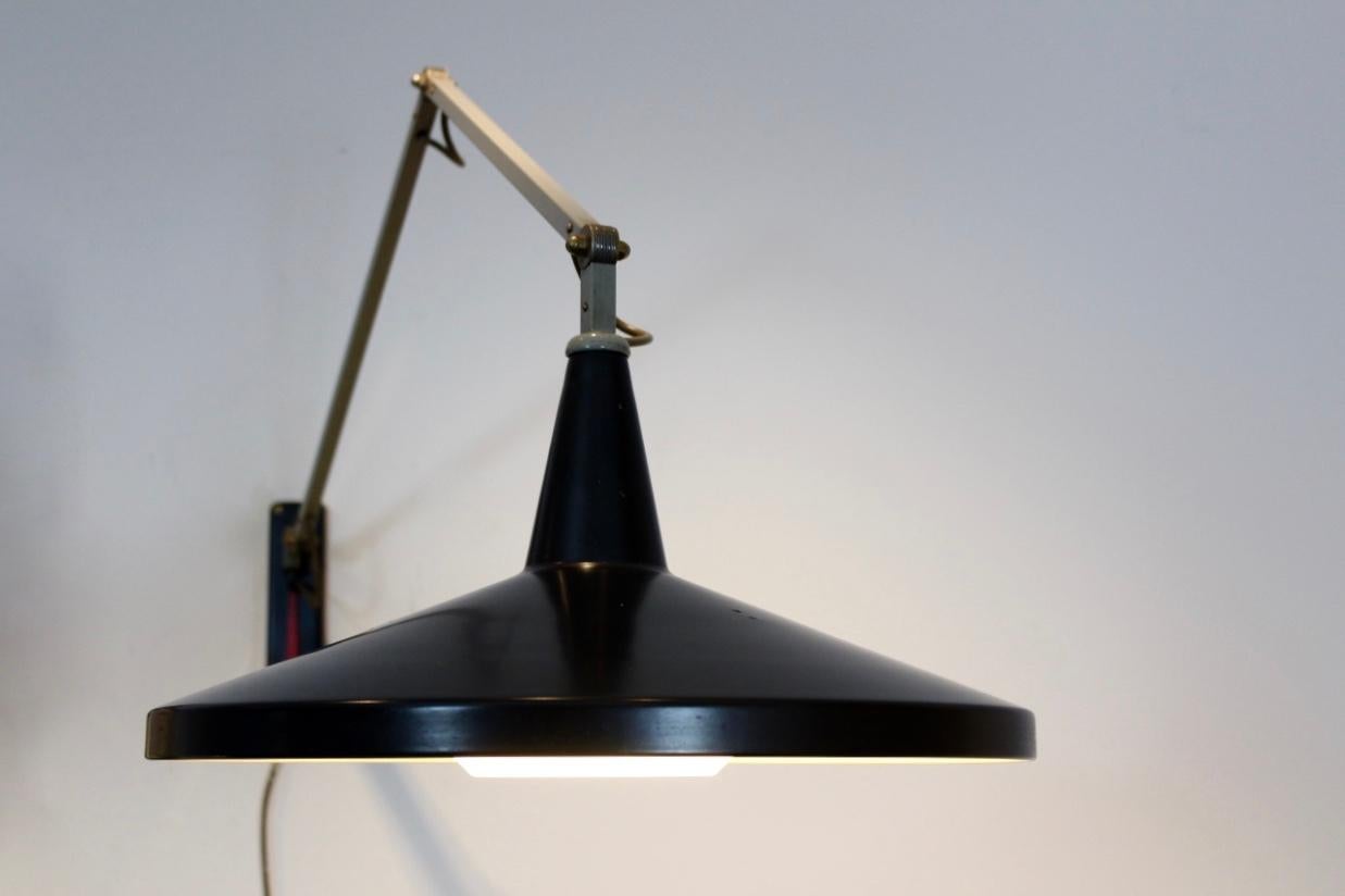 Mid-Century Modern Sophisticated Gispen Panama Wall Lamp No.4050 by W. Rietveld and A.R. Cordemeyer