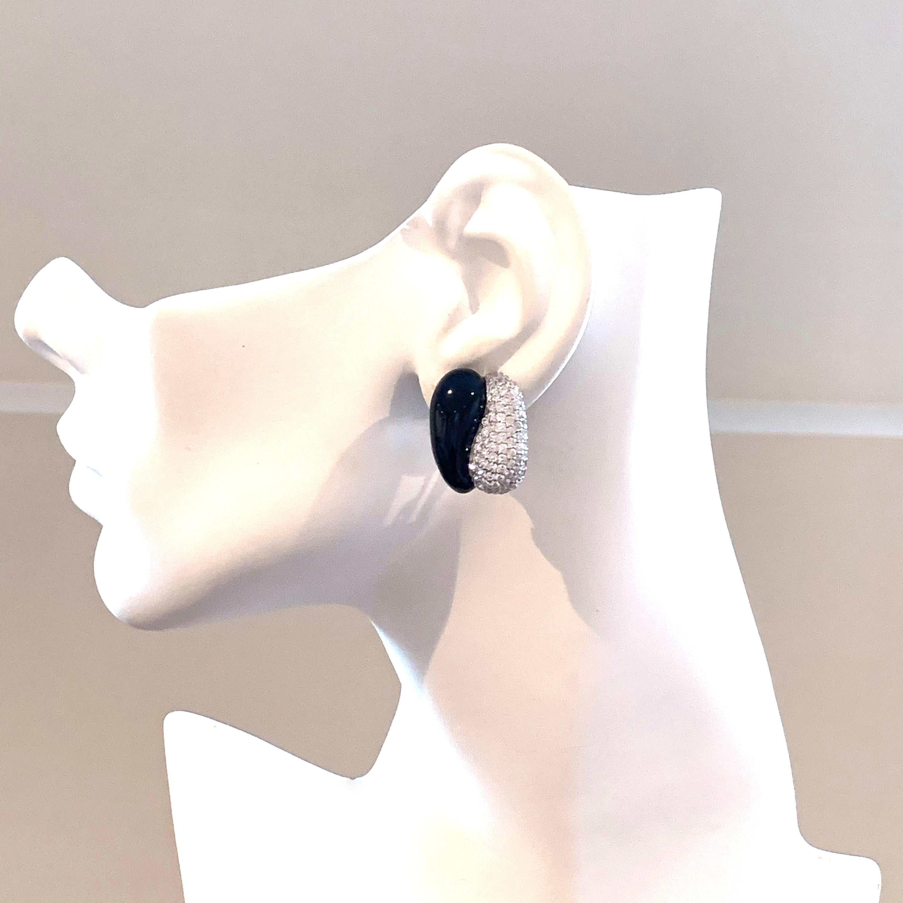 Sophisticated Half Black Enamel Half Pave Clip-on Sterling Silver Earrings In New Condition For Sale In Los Angeles, CA