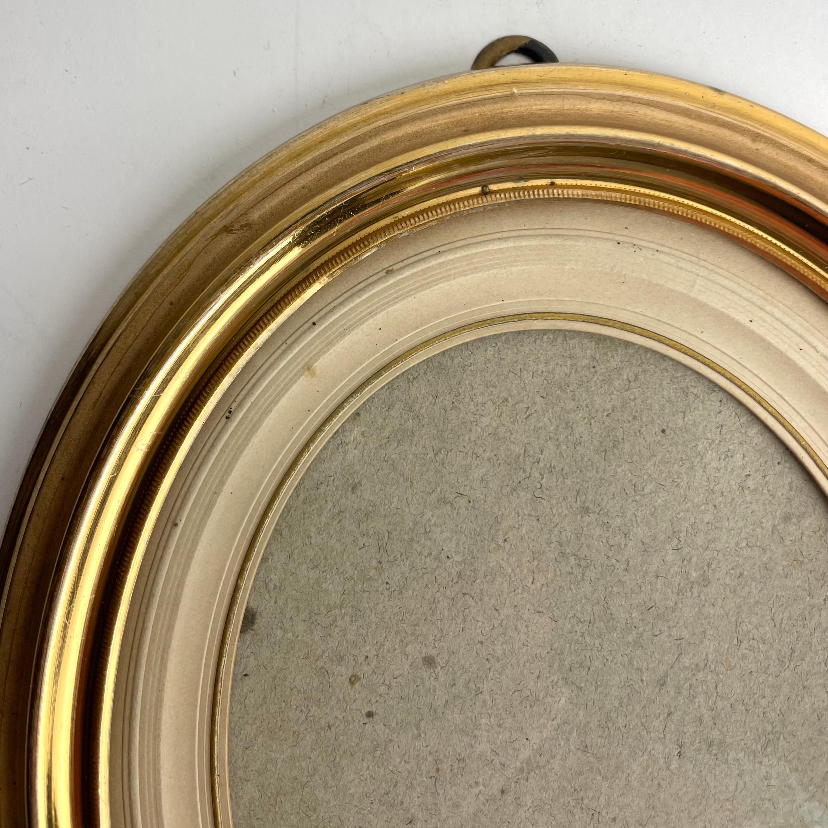 Sophisticated late 19th gilt and matte brass wall Photo Frame In Good Condition For Sale In Knivsta, SE