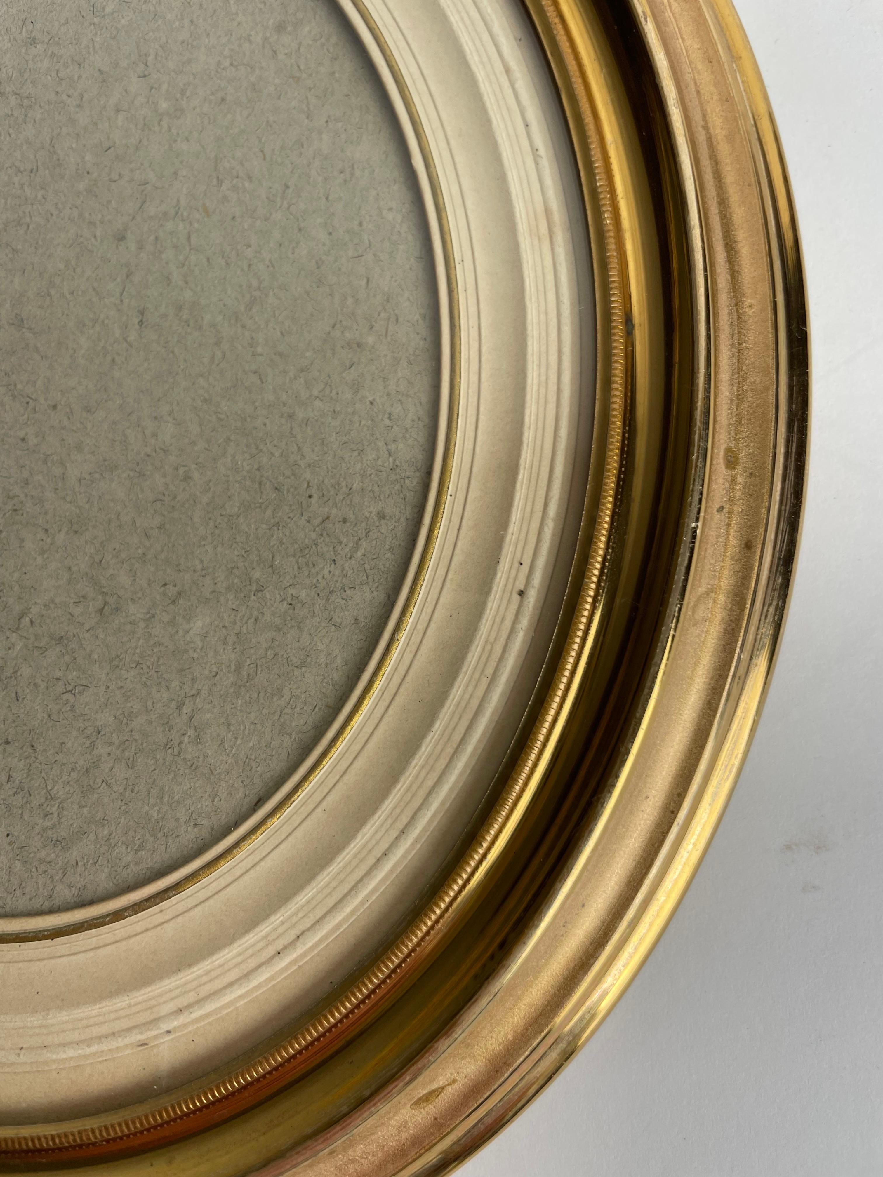 Sophisticated late 19th gilt and matte brass wall Photo Frame For Sale 2
